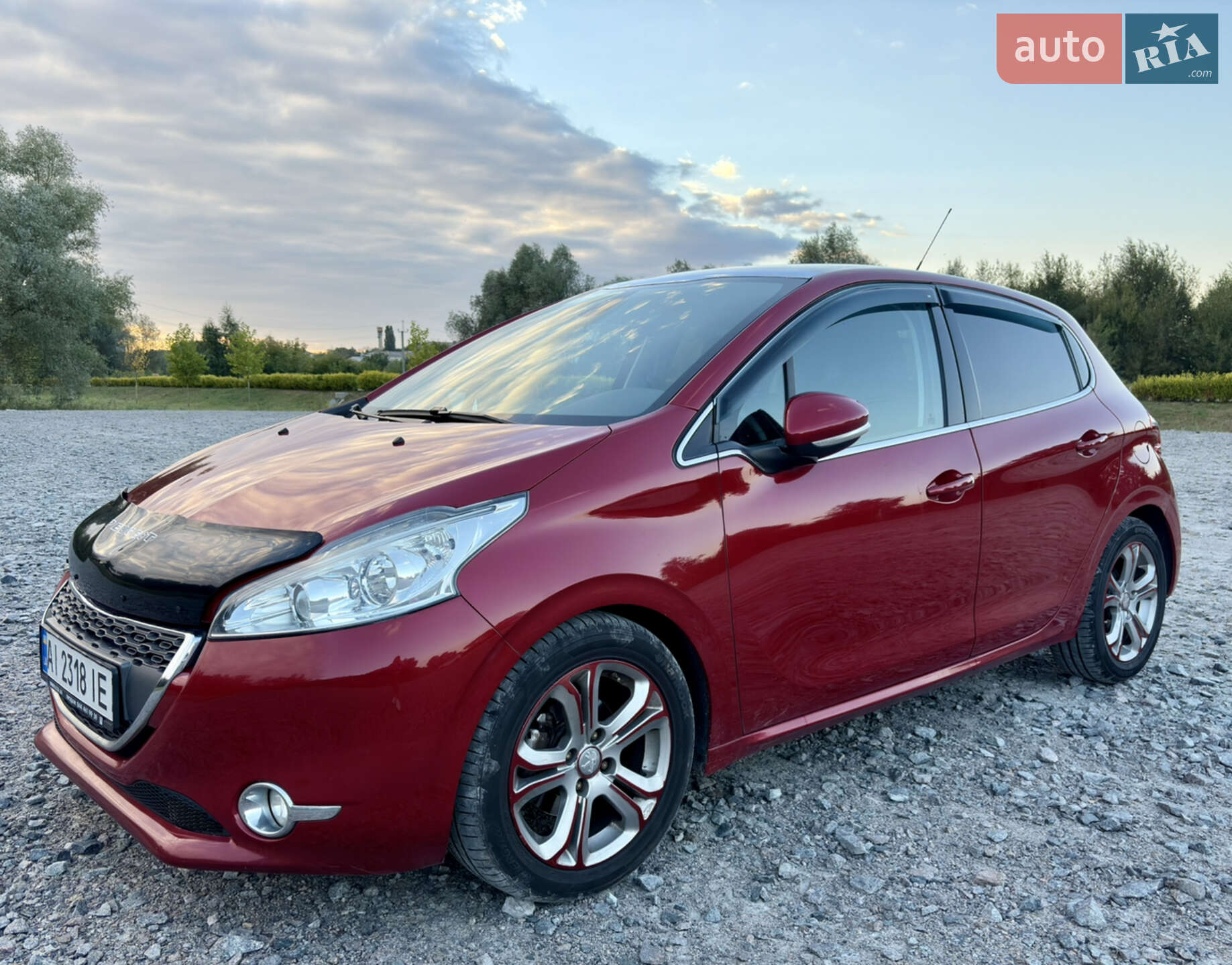 PEUGEOT 208 2013