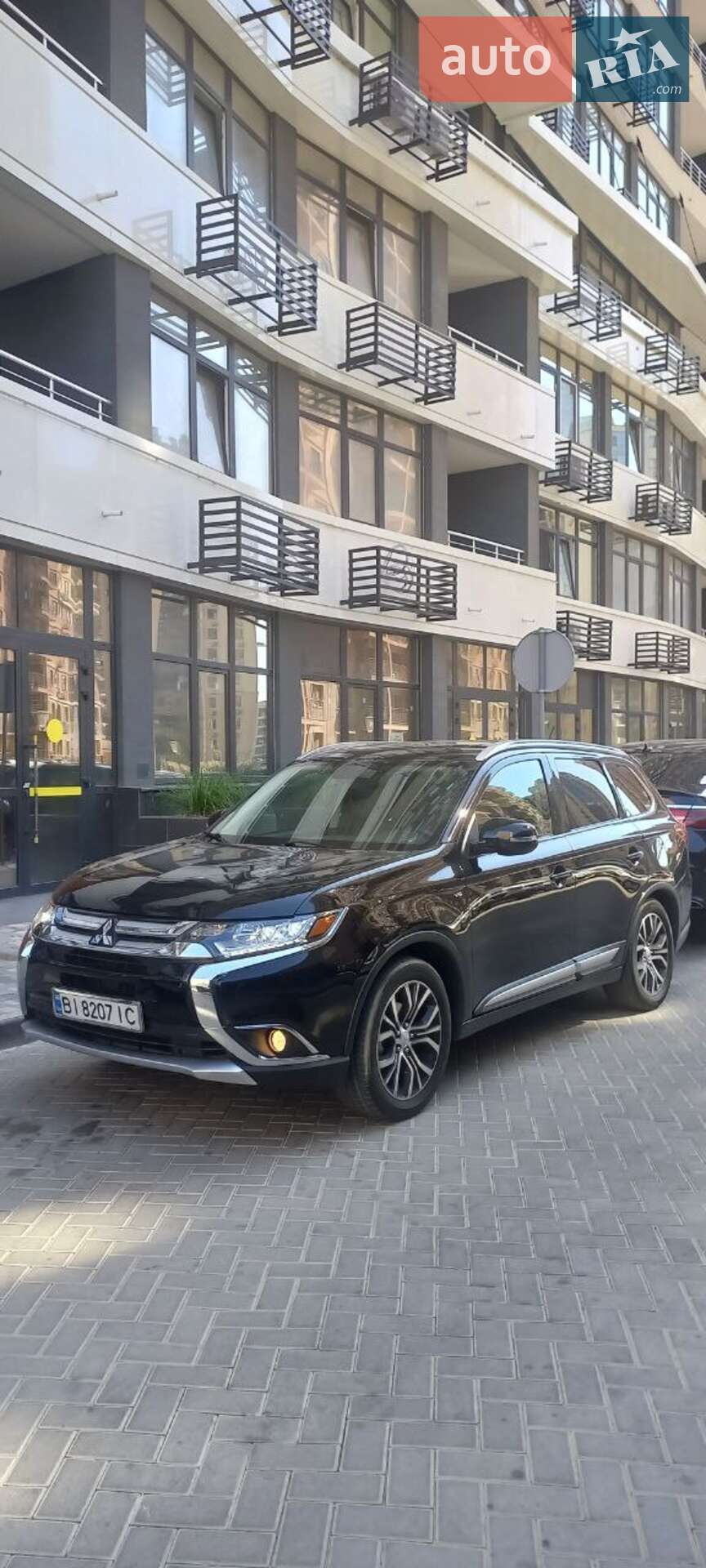 Головне фото звіту автомобіля MITSUBISHI OUTLANDER 2016