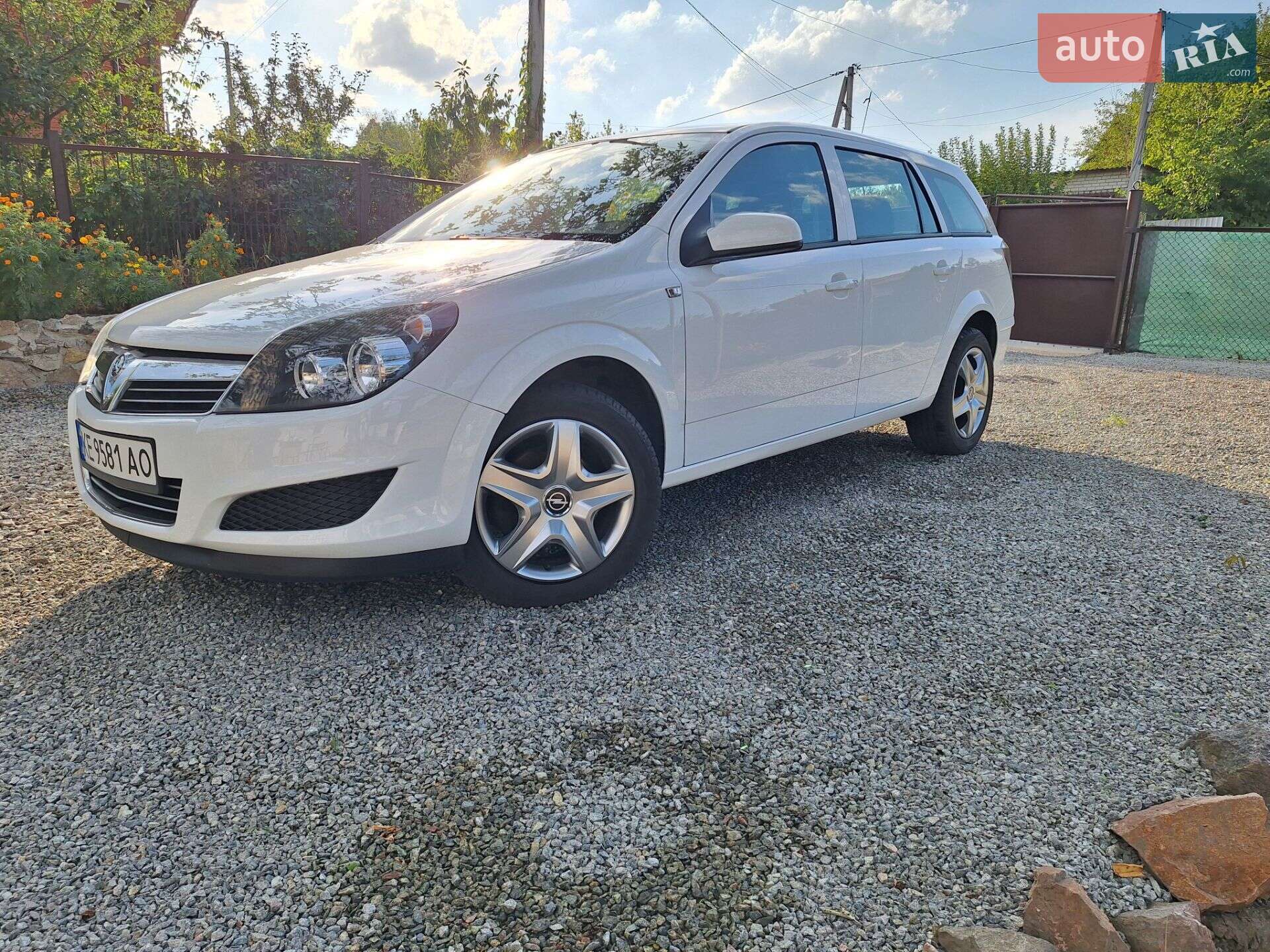 Головне фото звіту автомобіля OPEL ASTRA 2013