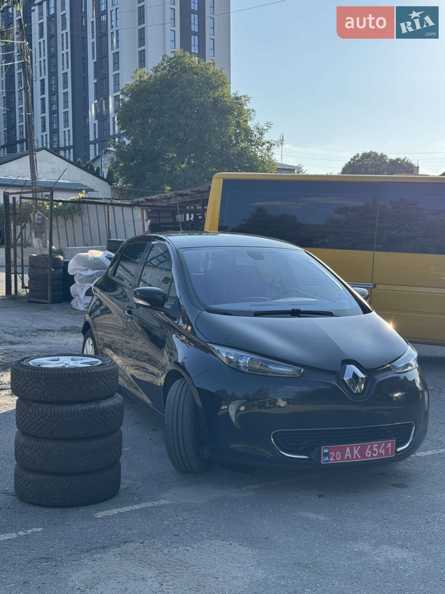 Головне фото звіту автомобіля RENAULT ZOE 2014