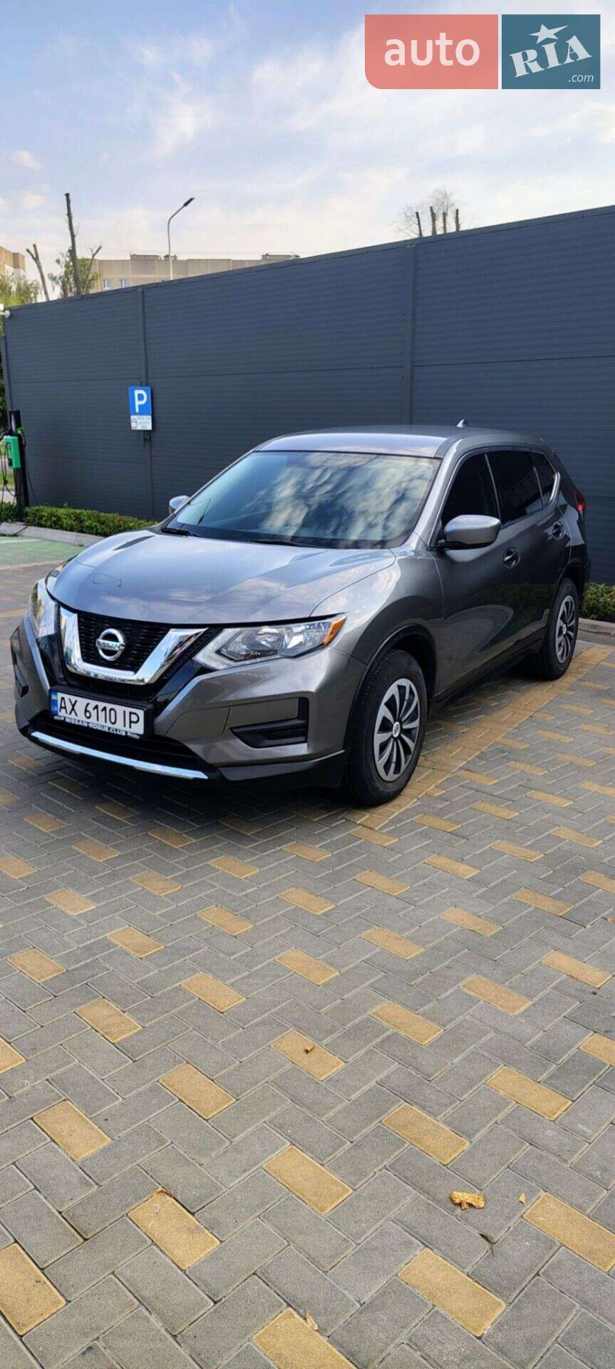 Головне фото звіту автомобіля NISSAN ROGUE 2016