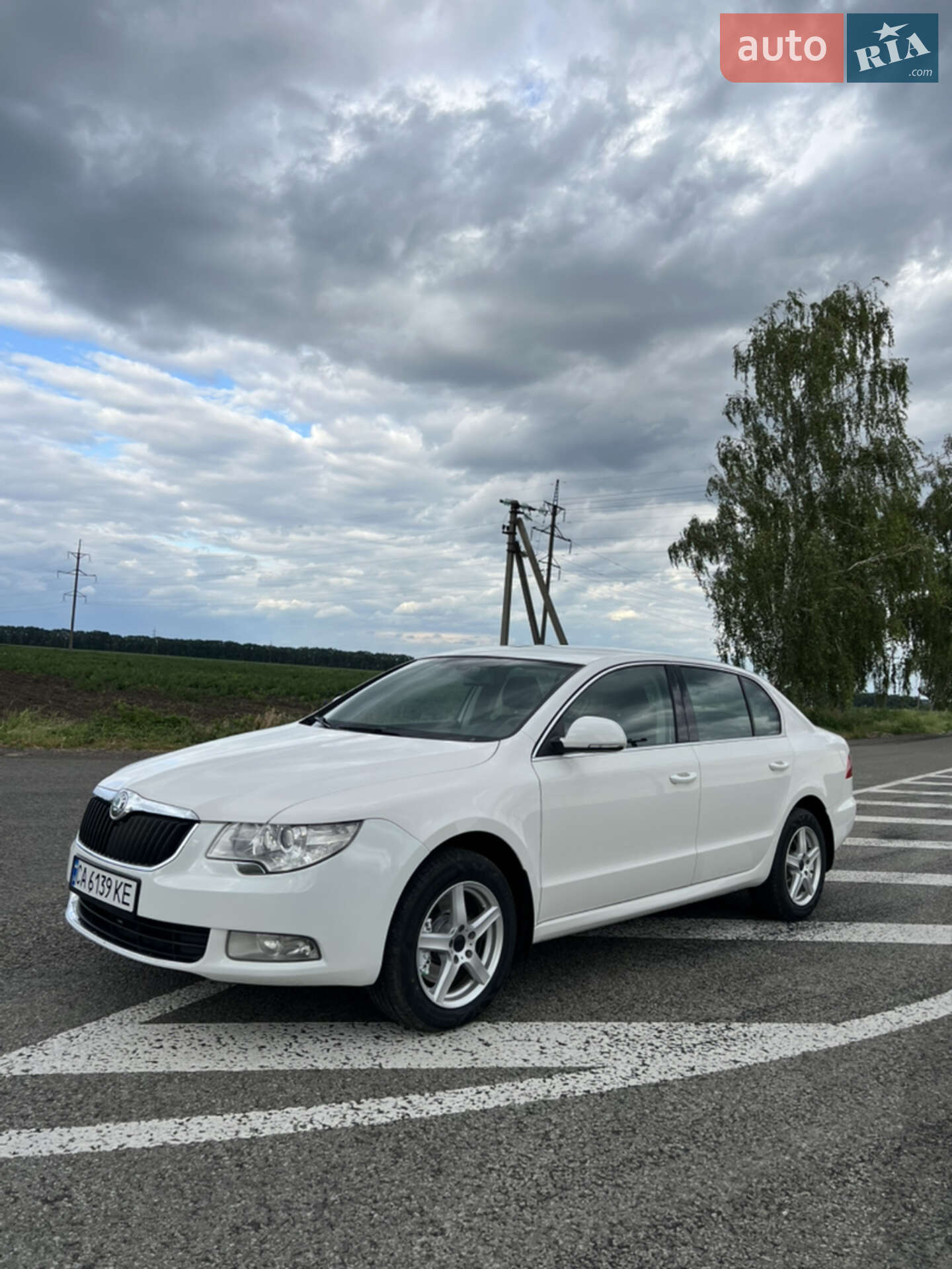SKODA SUPERB 2011
