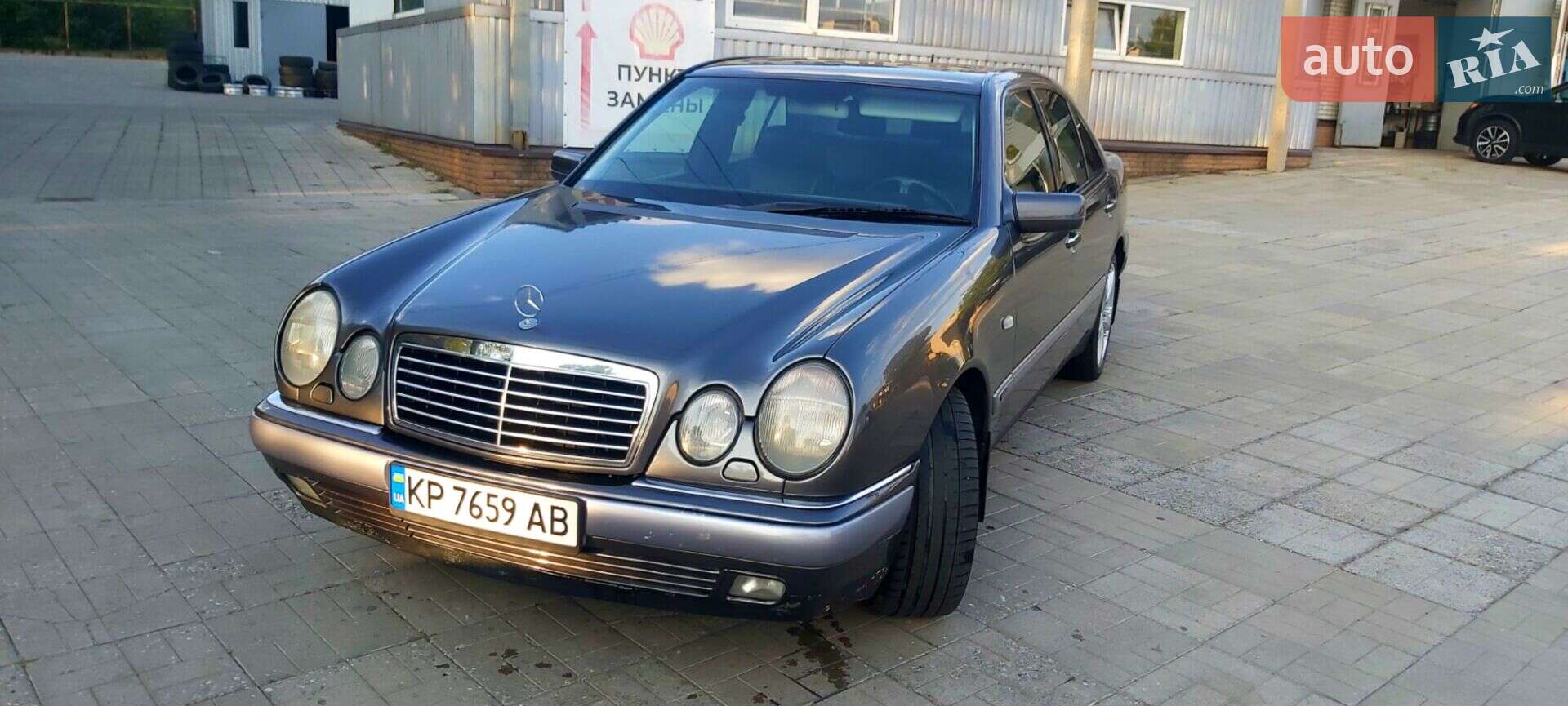 Головне фото звіту автомобіля MERCEDES-BENZ E 430 1999
