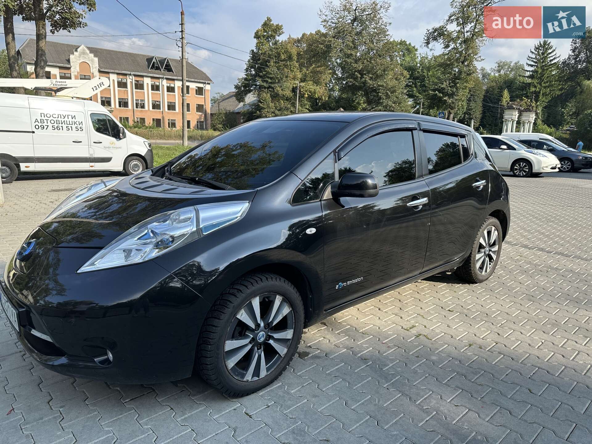 Головне фото звіту автомобіля NISSAN LEAF 2013