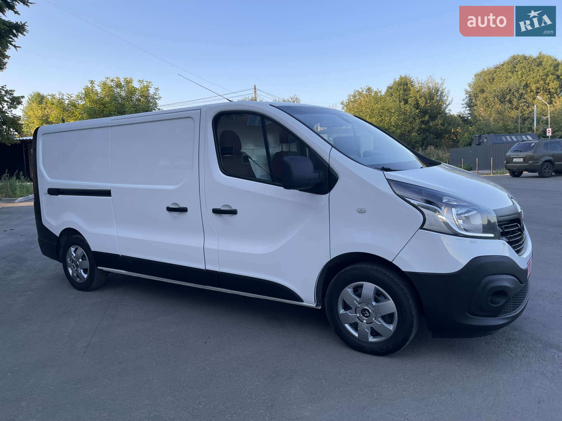 RENAULT TRAFIC 2017