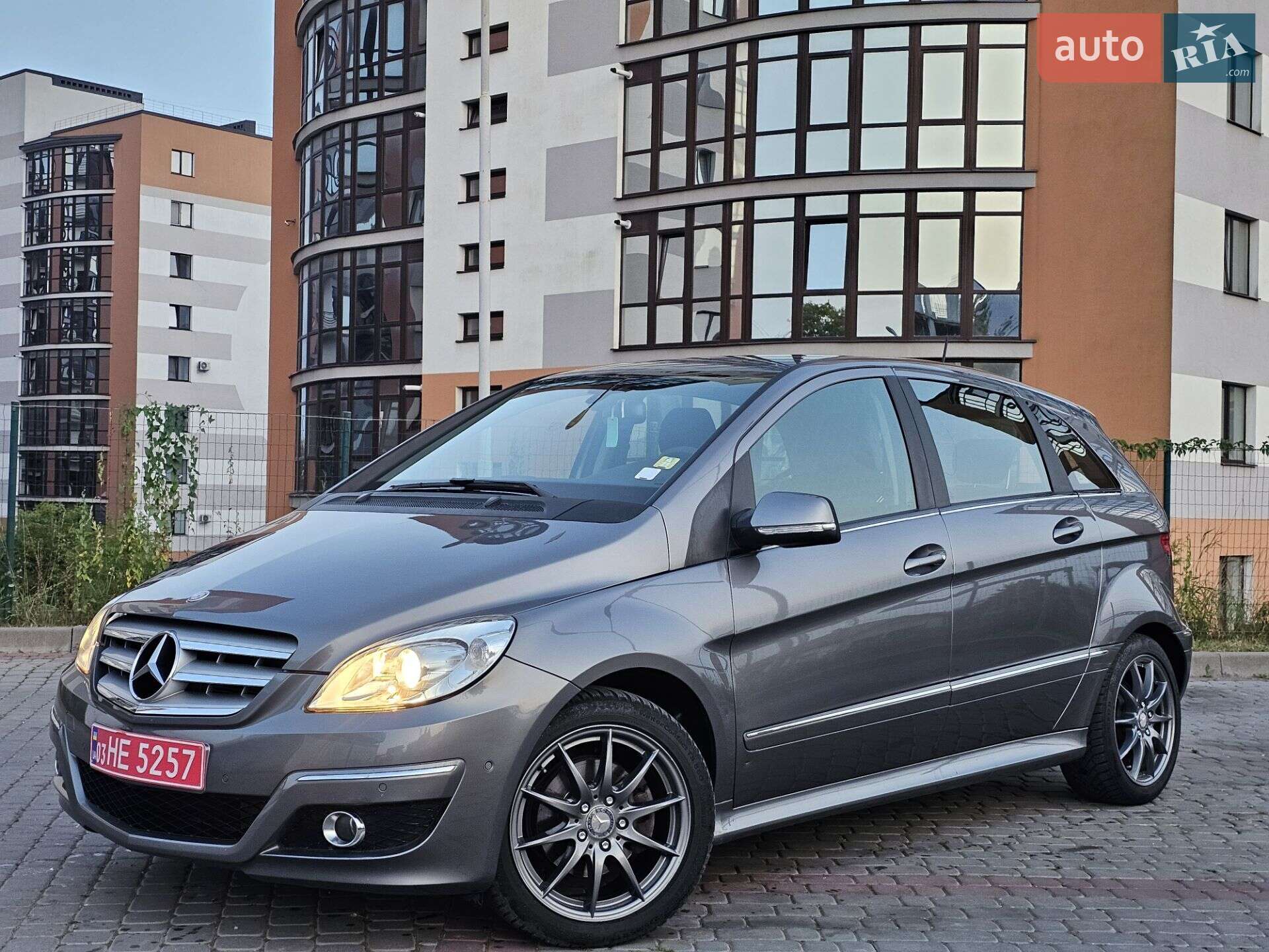 MERCEDES-BENZ B 200 2010