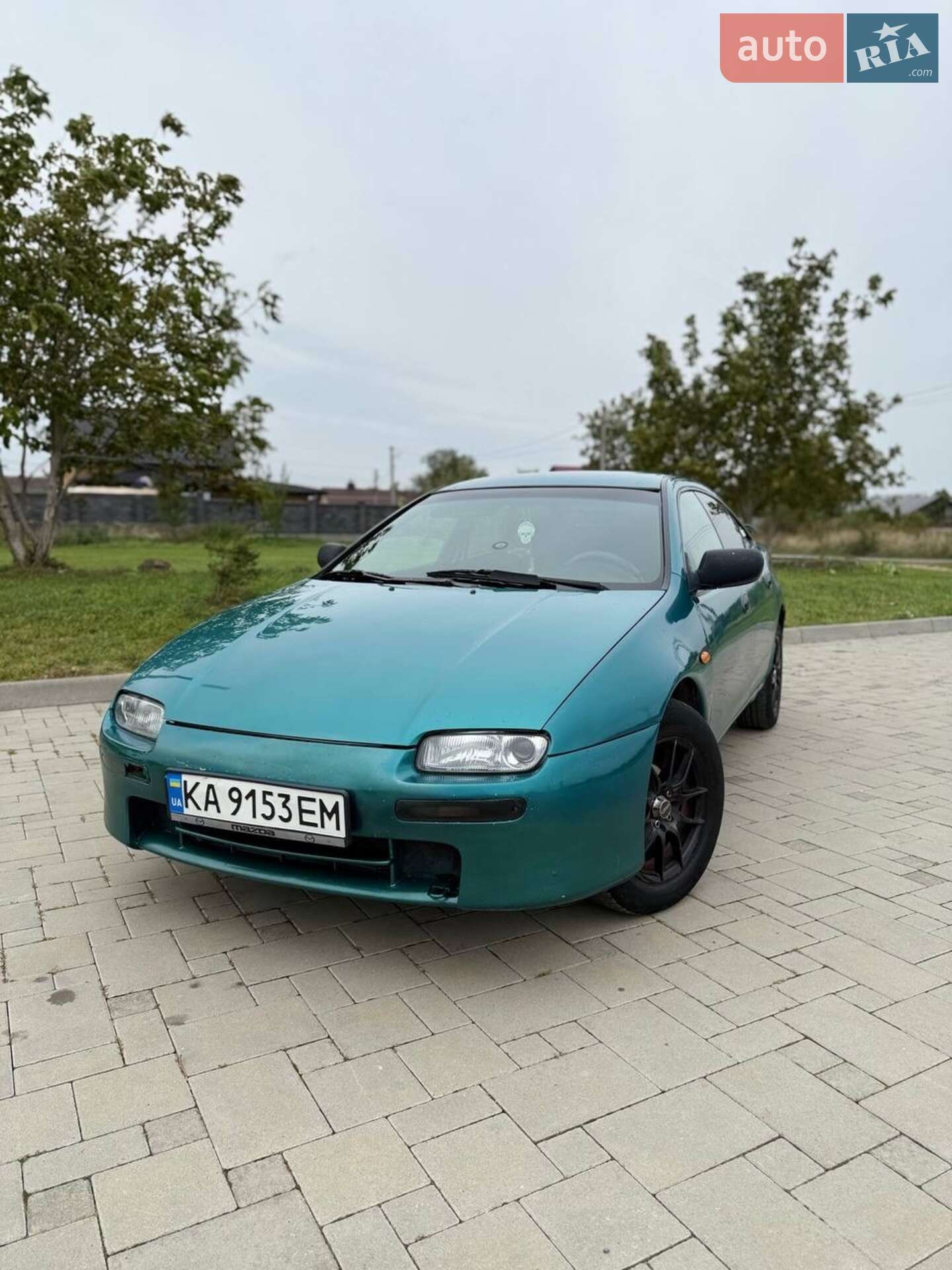 MAZDA 323 1996