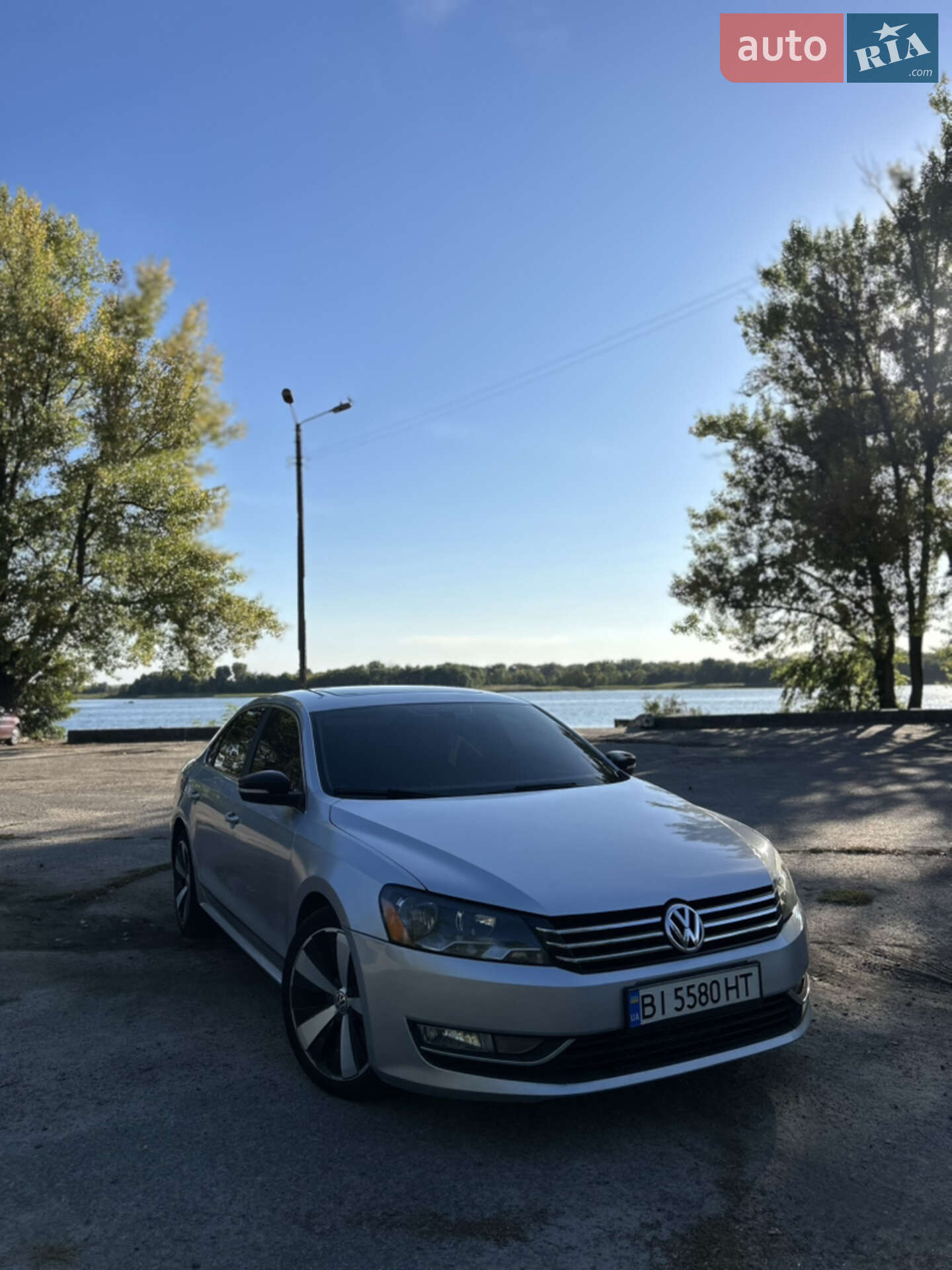 VOLKSWAGEN PASSAT 2012
