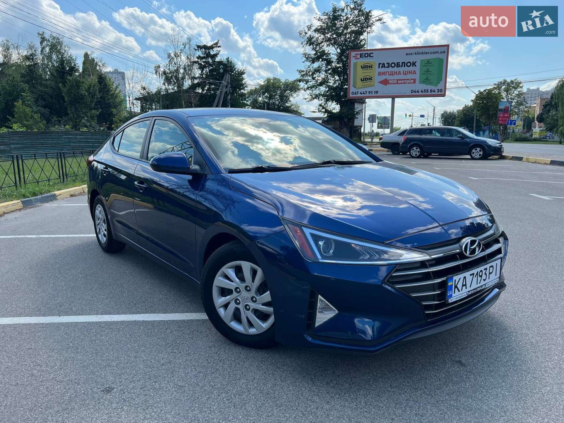 HYUNDAI ELANTRA 2019
