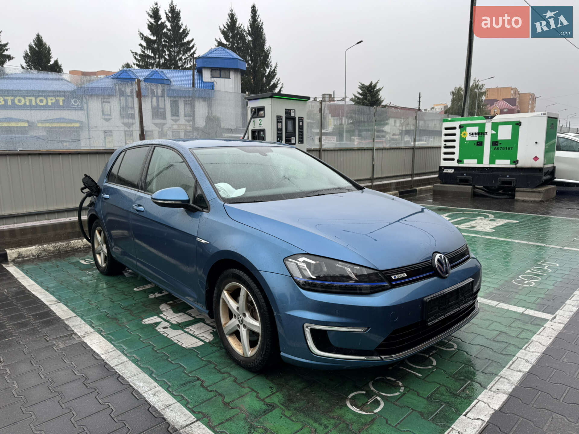 VOLKSWAGEN E-GOLF 2015