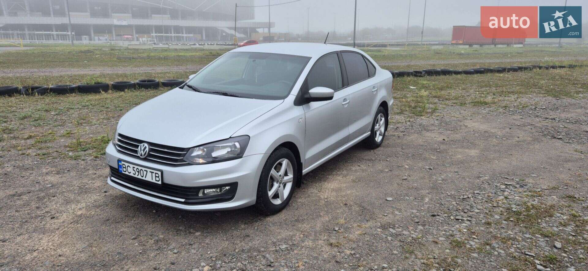 VOLKSWAGEN POLO 2017