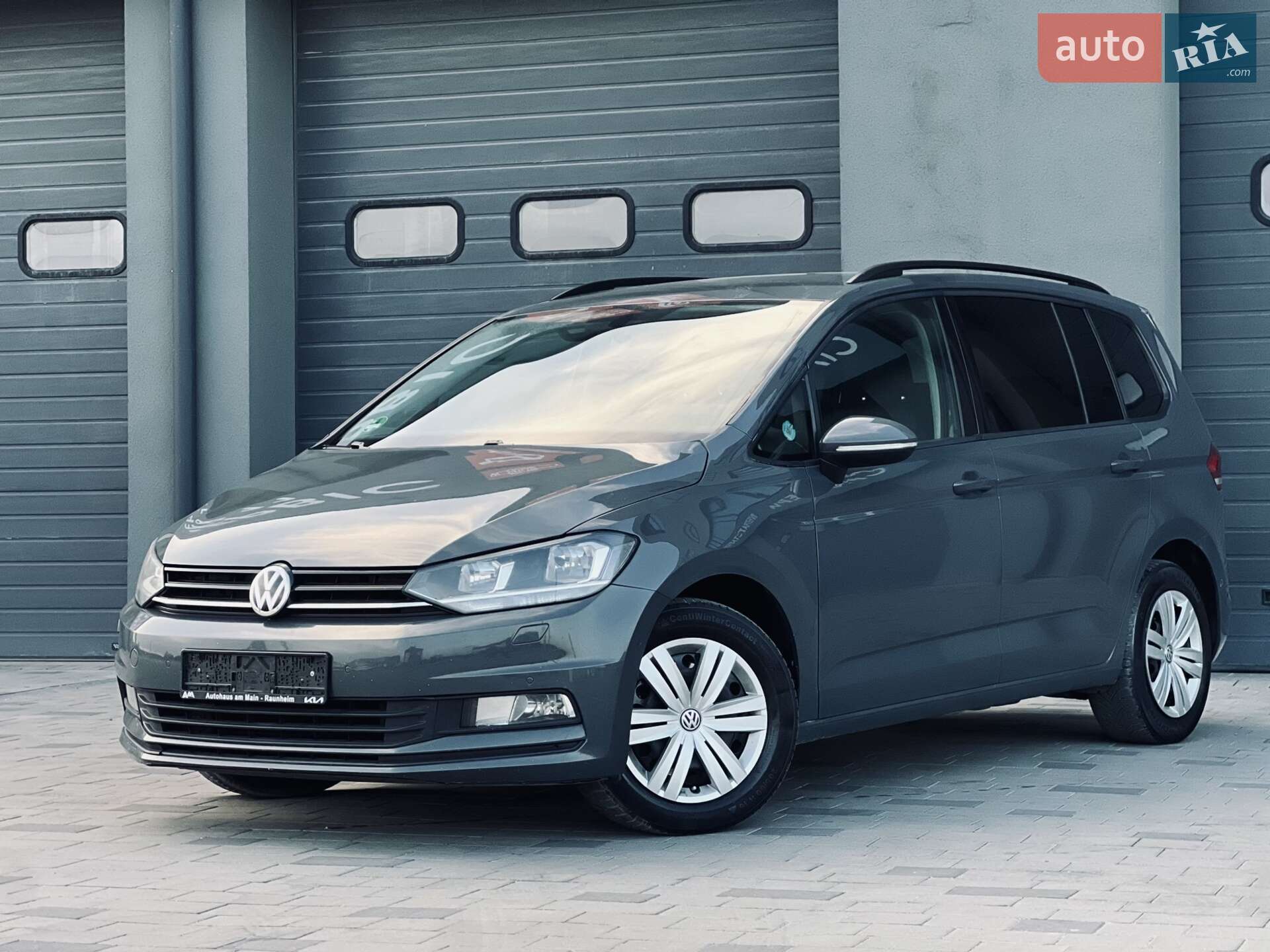 VOLKSWAGEN TOURAN 2016