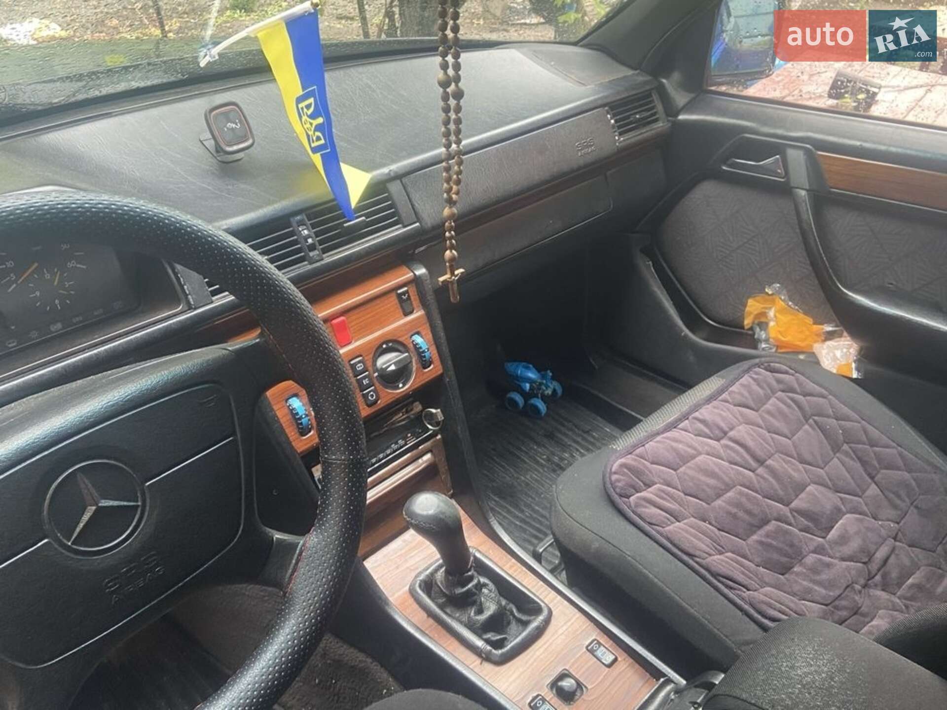 MERCEDES-BENZ E 250 1995