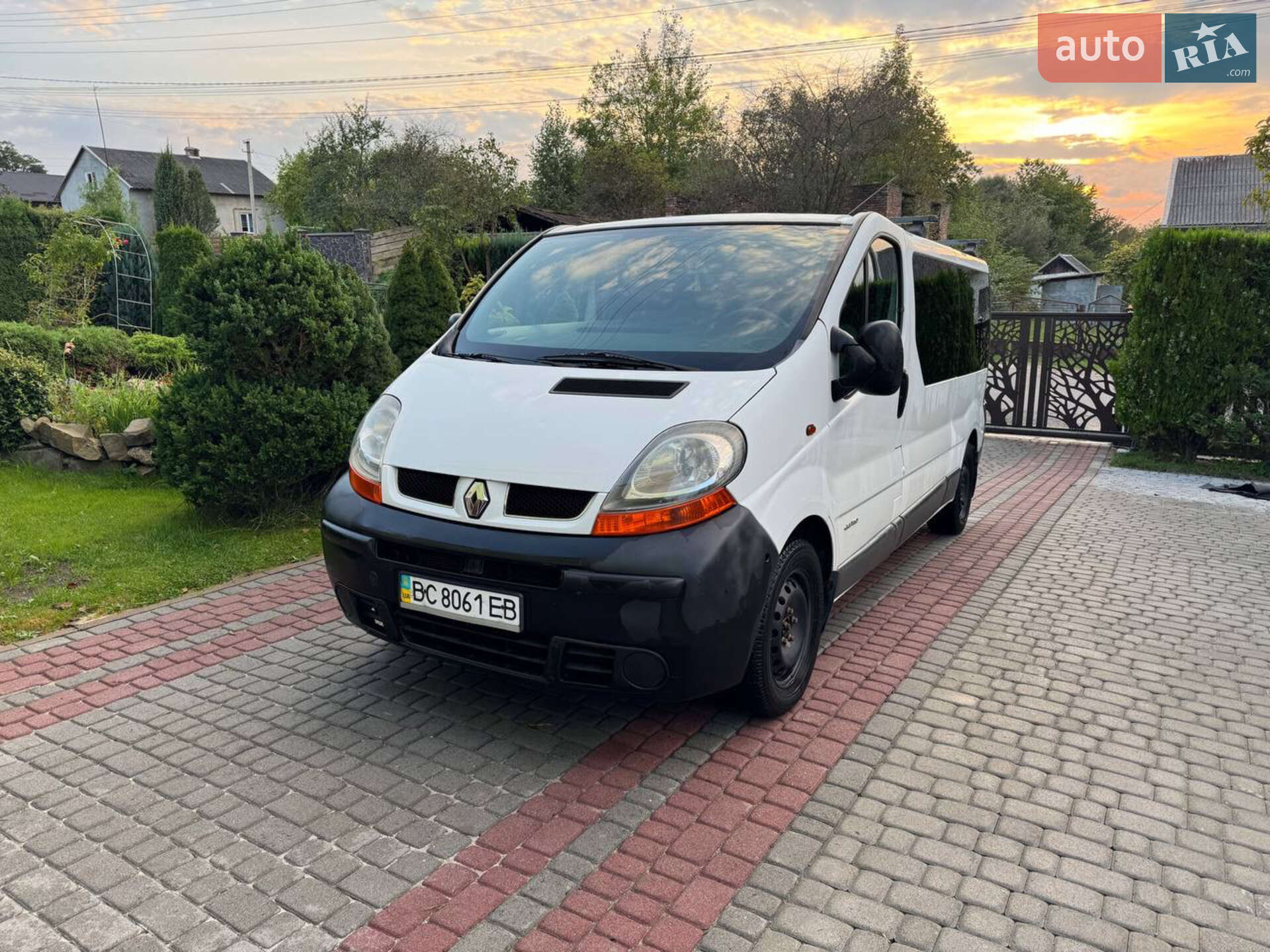 RENAULT TRAFIC 2005