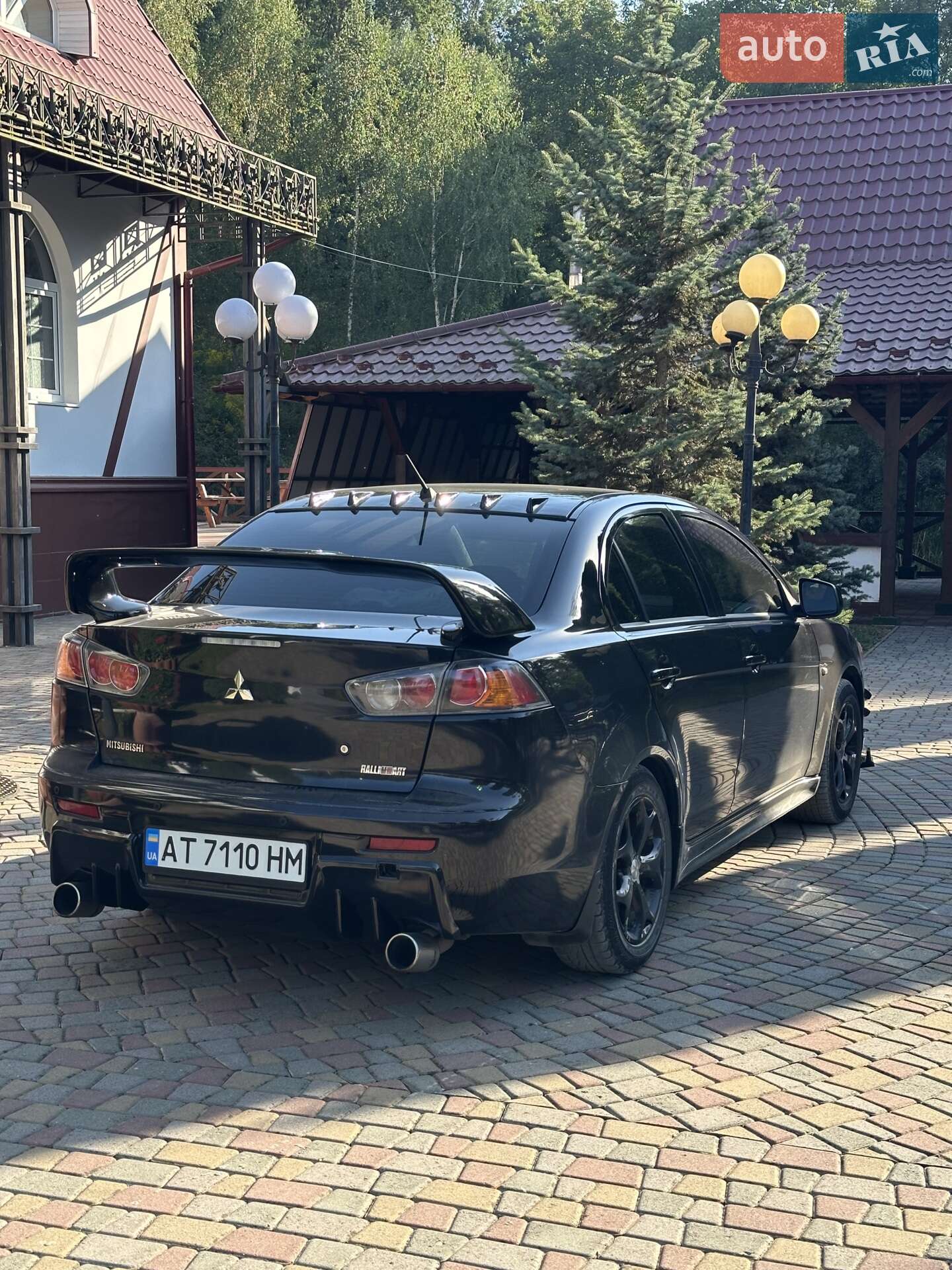 MITSUBISHI LANCER