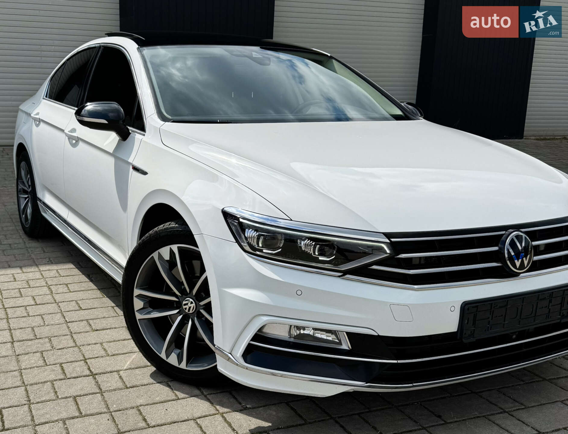 VOLKSWAGEN PASSAT 2017