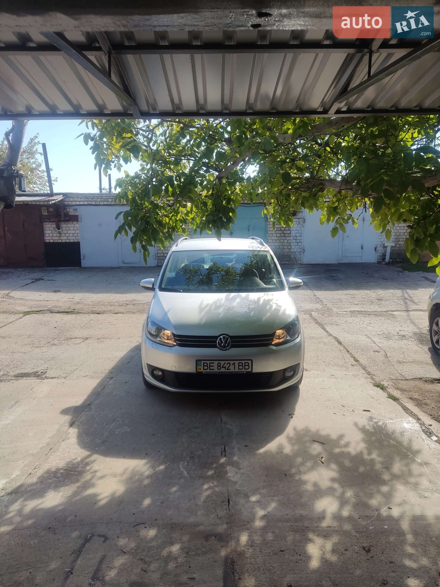 VOLKSWAGEN TOURAN 2012