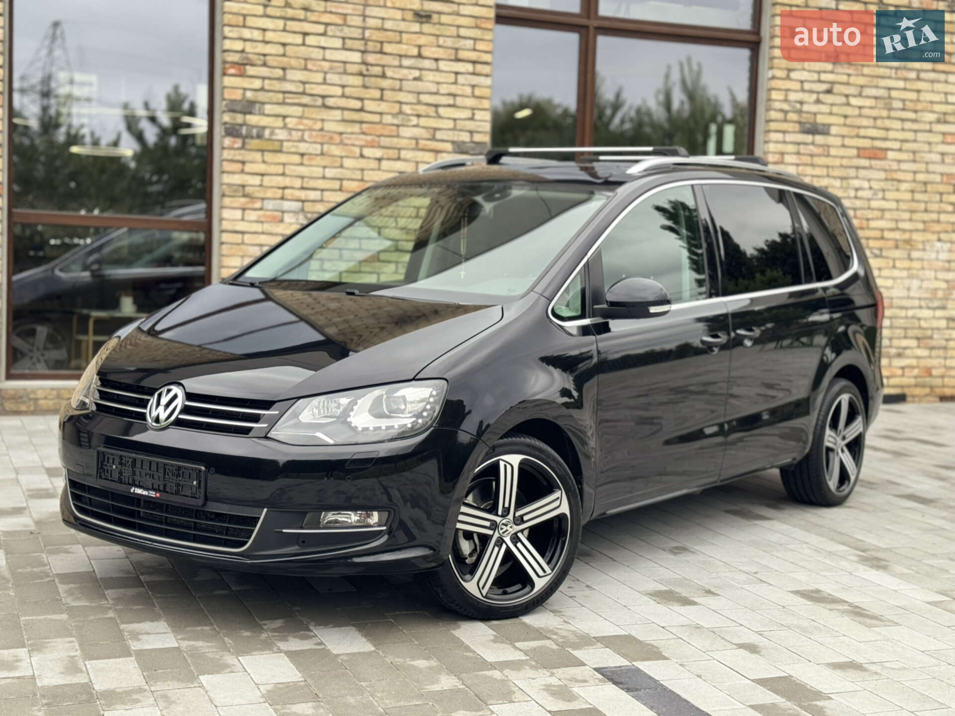 VOLKSWAGEN SHARAN