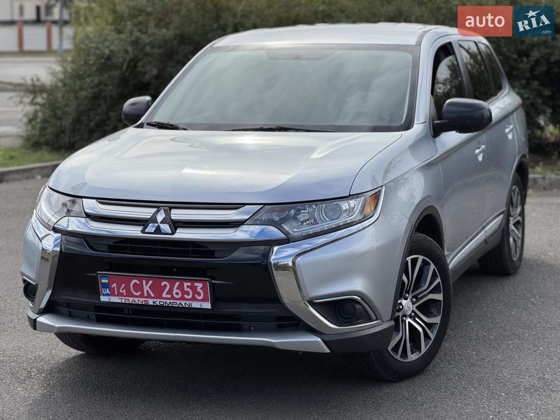 MITSUBISHI OUTLANDER 2015
