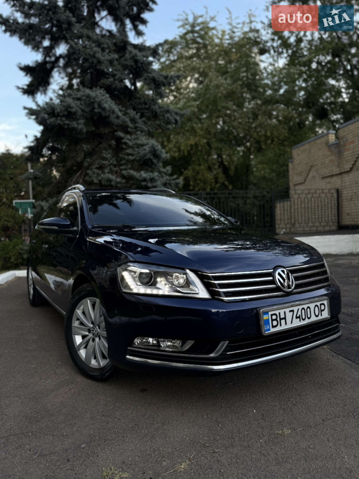 VOLKSWAGEN PASSAT 2011