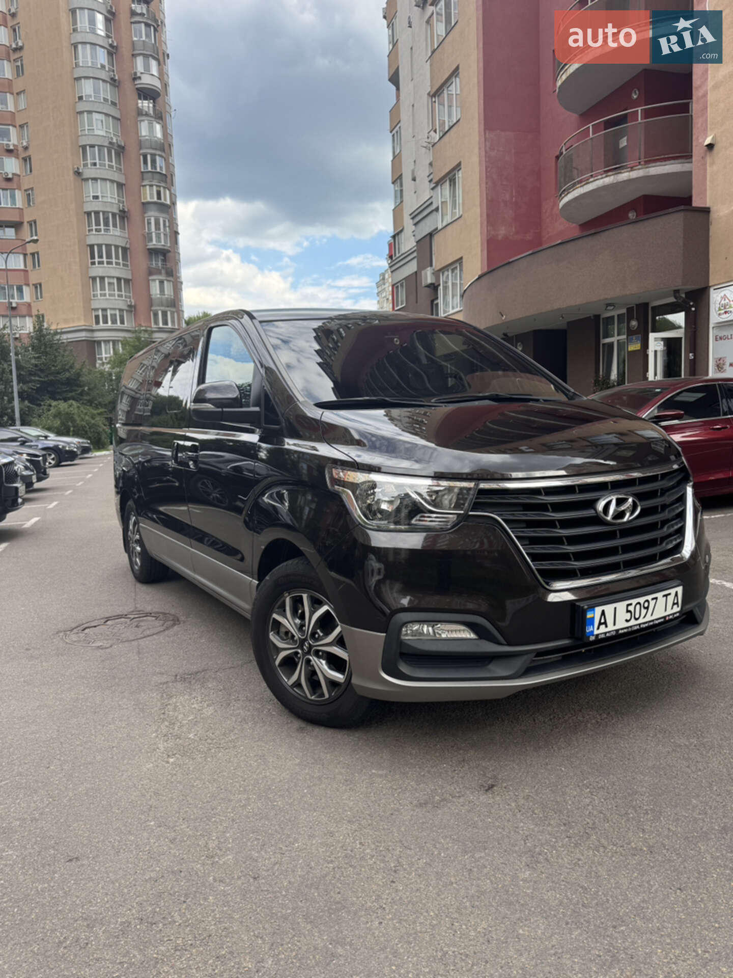 HYUNDAI GRAND STAREX 2018