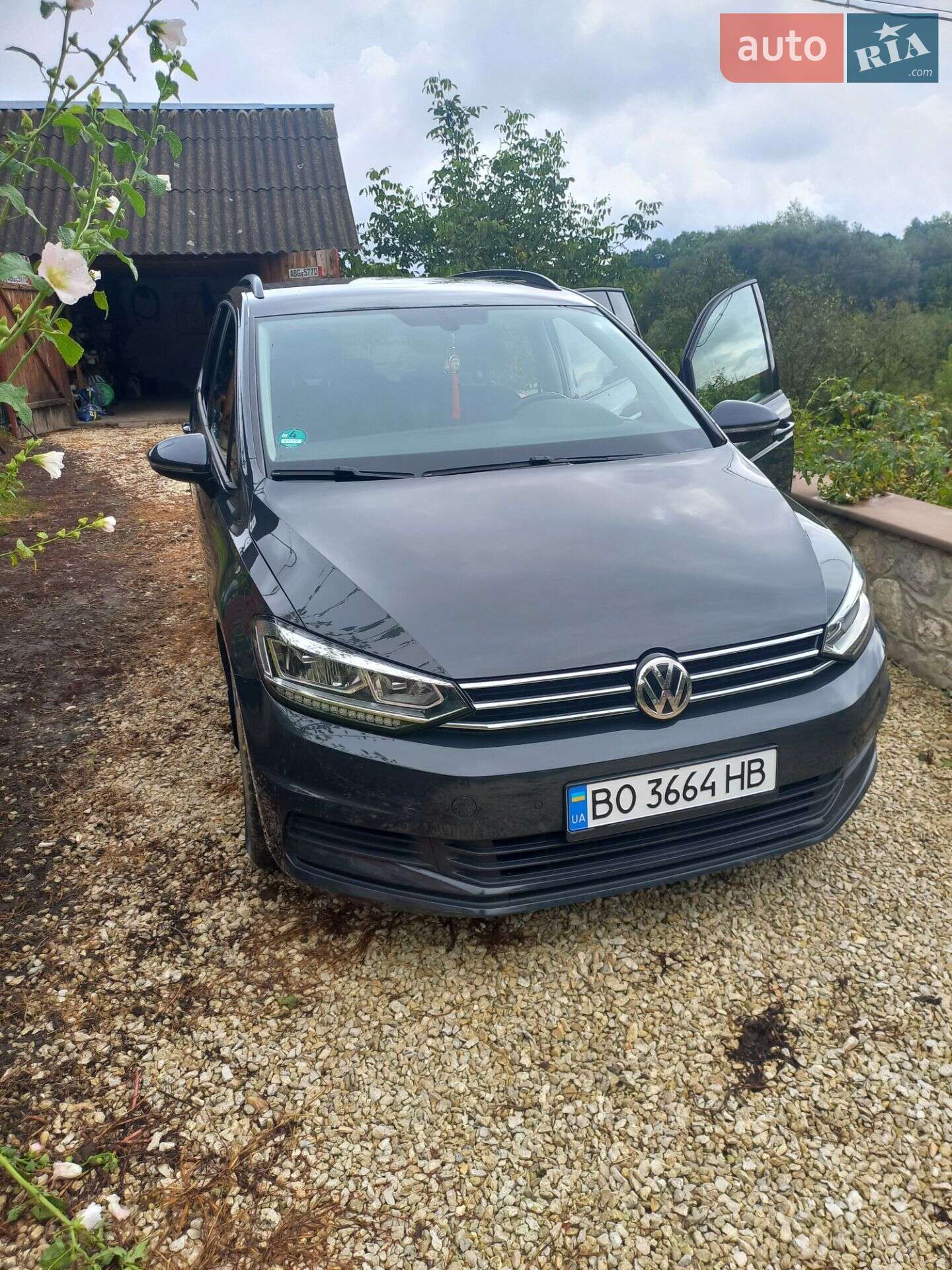 VOLKSWAGEN TOURAN 2015