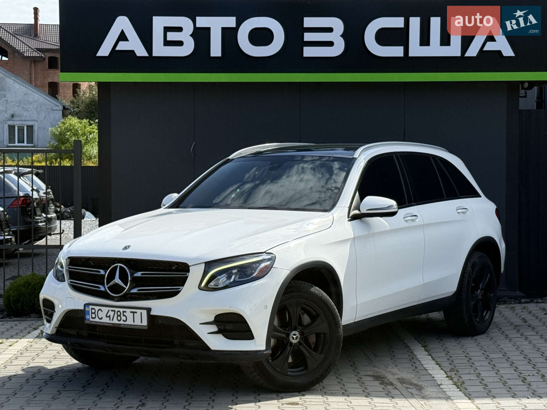 MERCEDES-BENZ GLC 300 2017