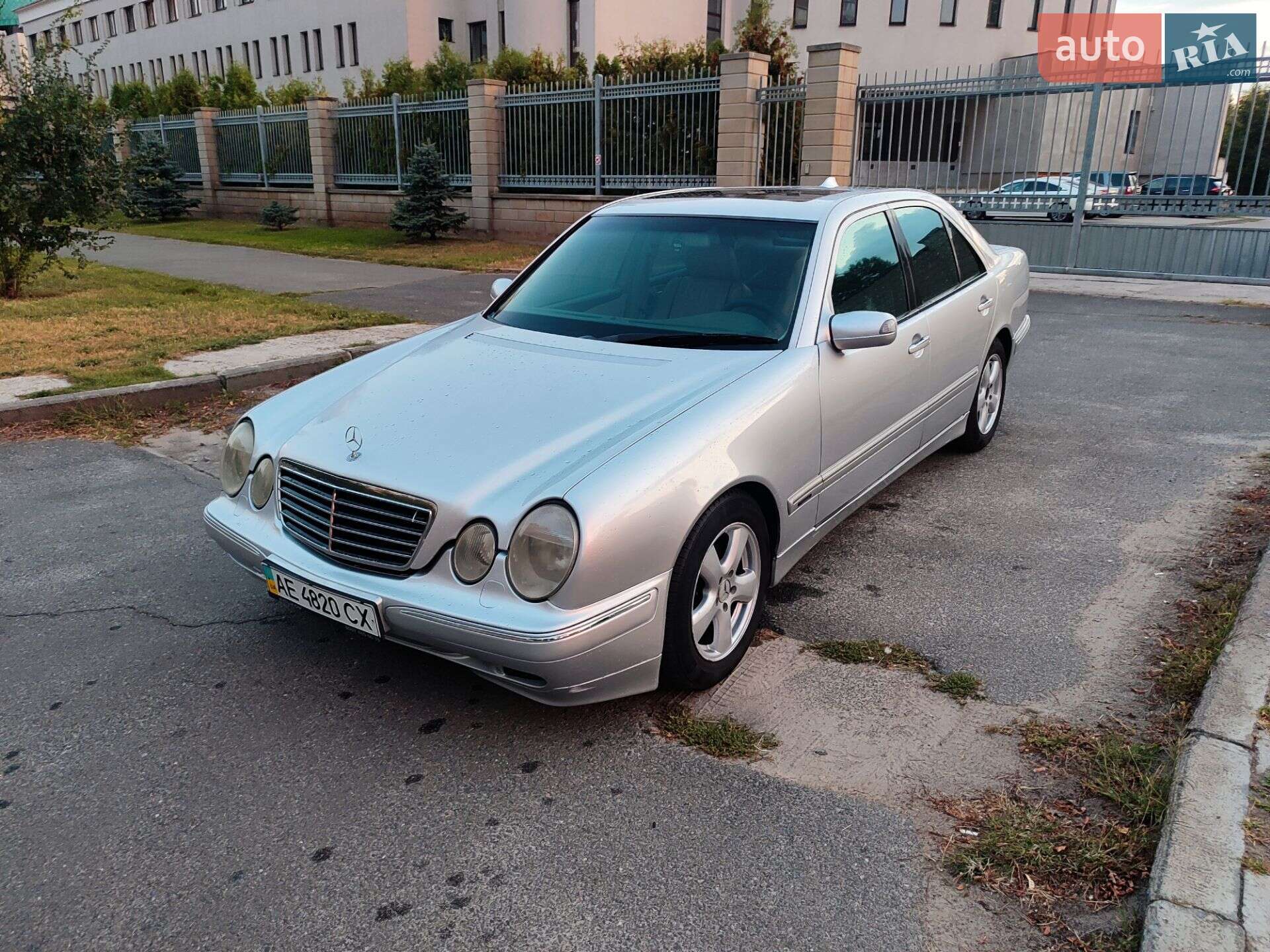 MERCEDES-BENZ E 240 2000