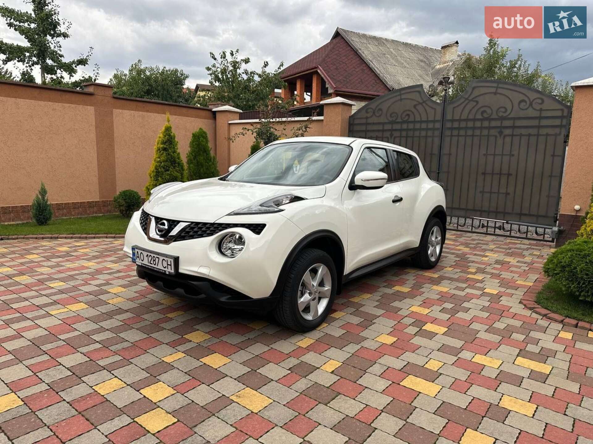 NISSAN JUKE 2017