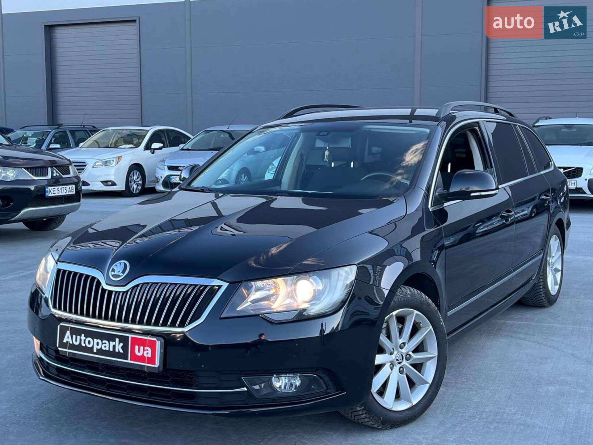 Головне фото звіту автомобіля SKODA SUPERB 2014