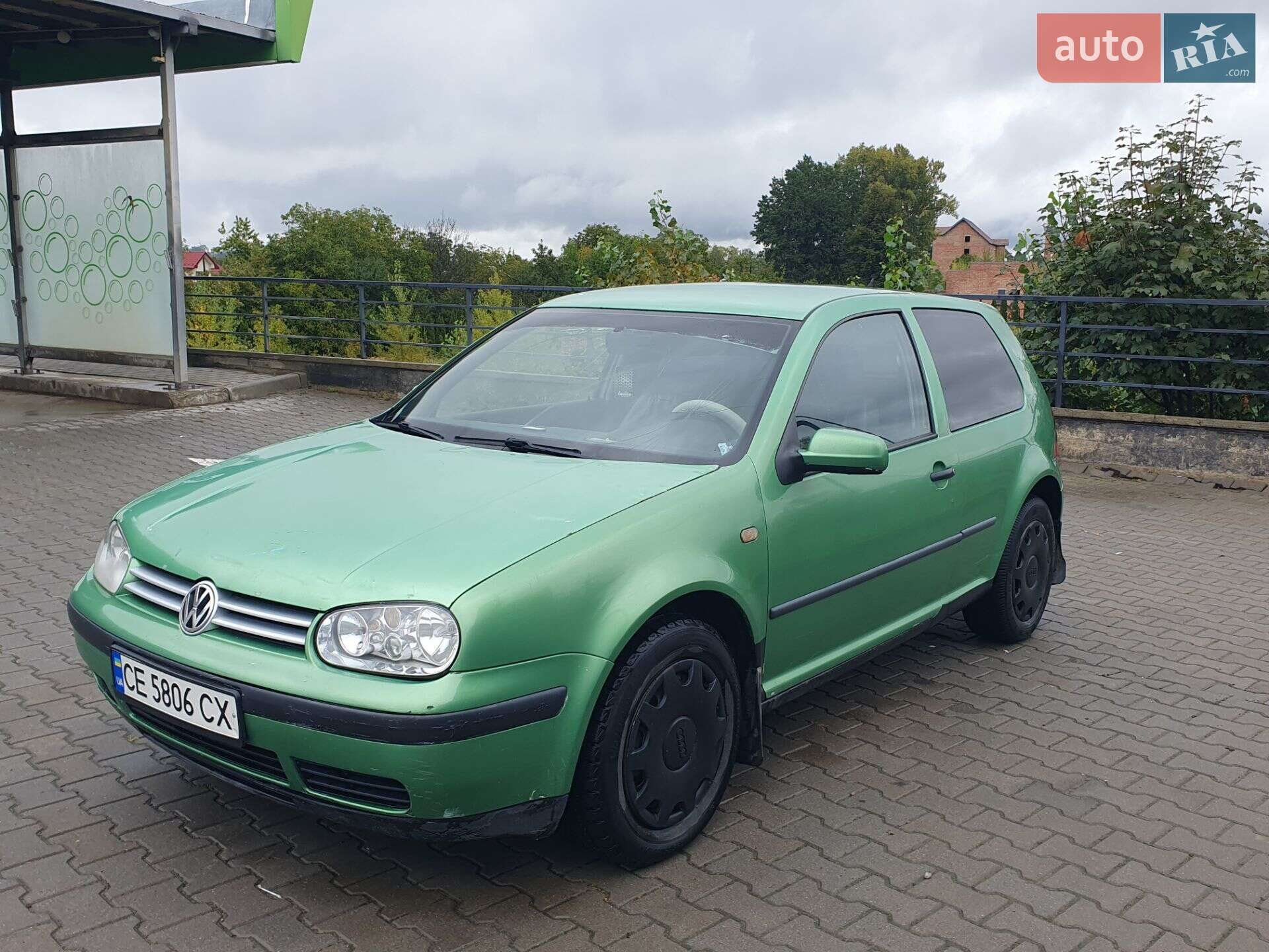 VOLKSWAGEN GOLF 1998