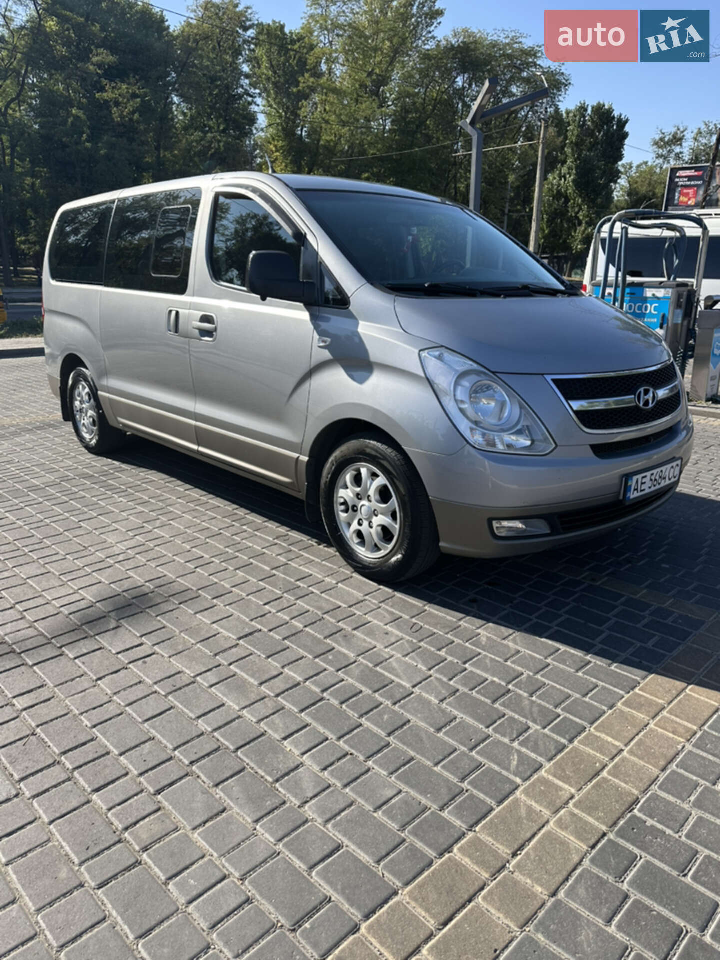HYUNDAI H-1 2011
