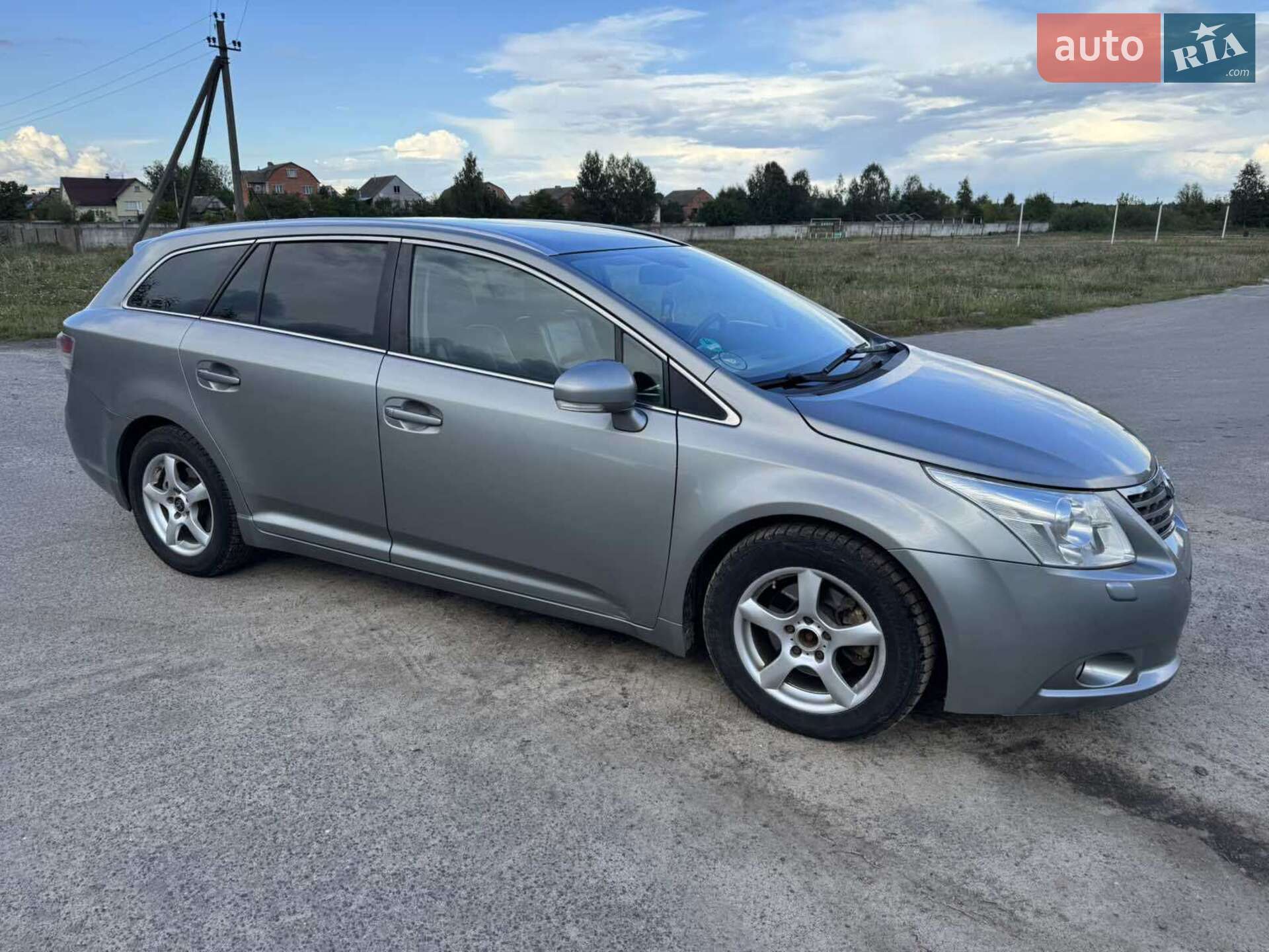 Головне фото звіту автомобіля TOYOTA AVENSIS 2009
