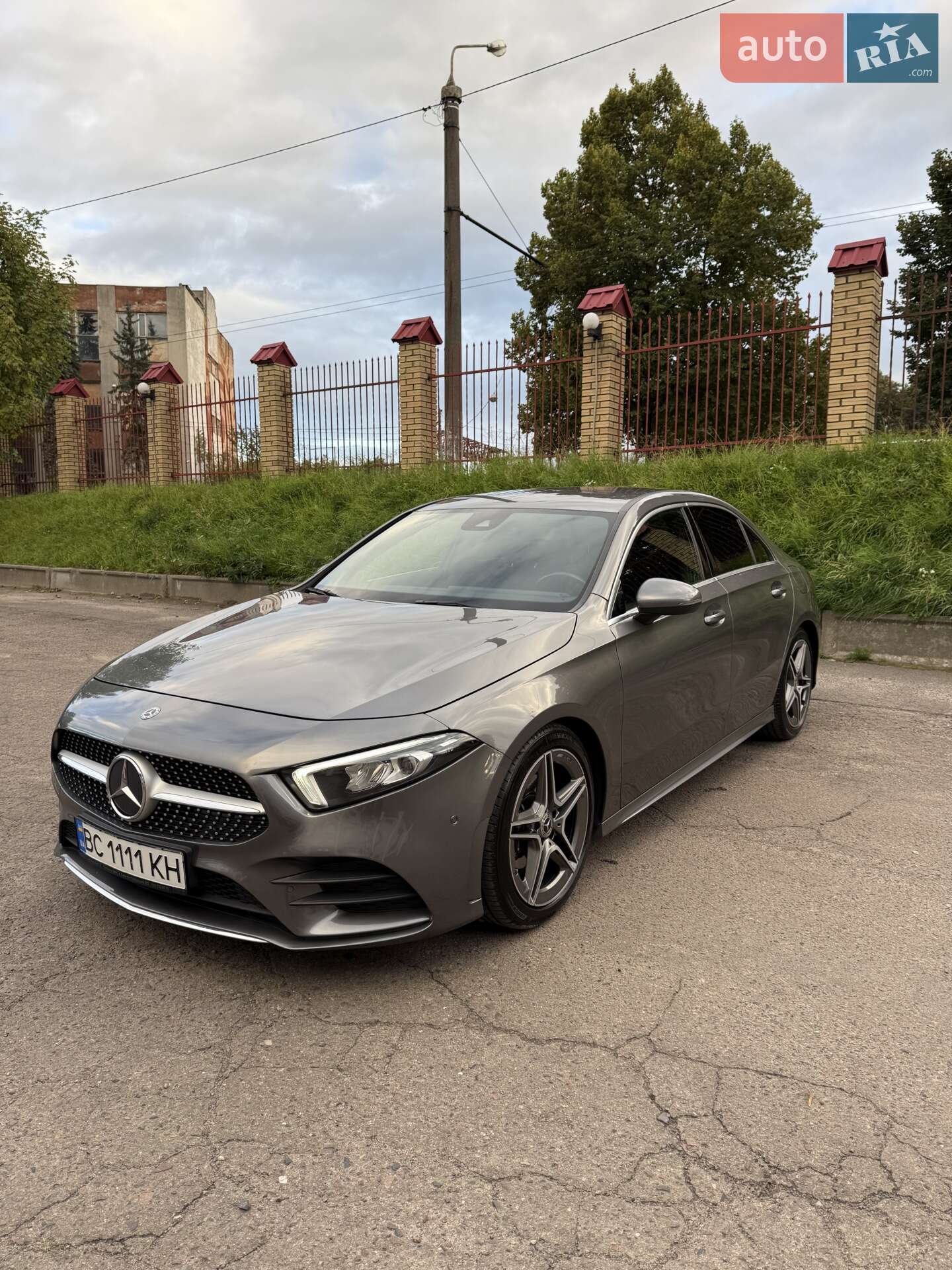 MERCEDES-BENZ A 180 2019