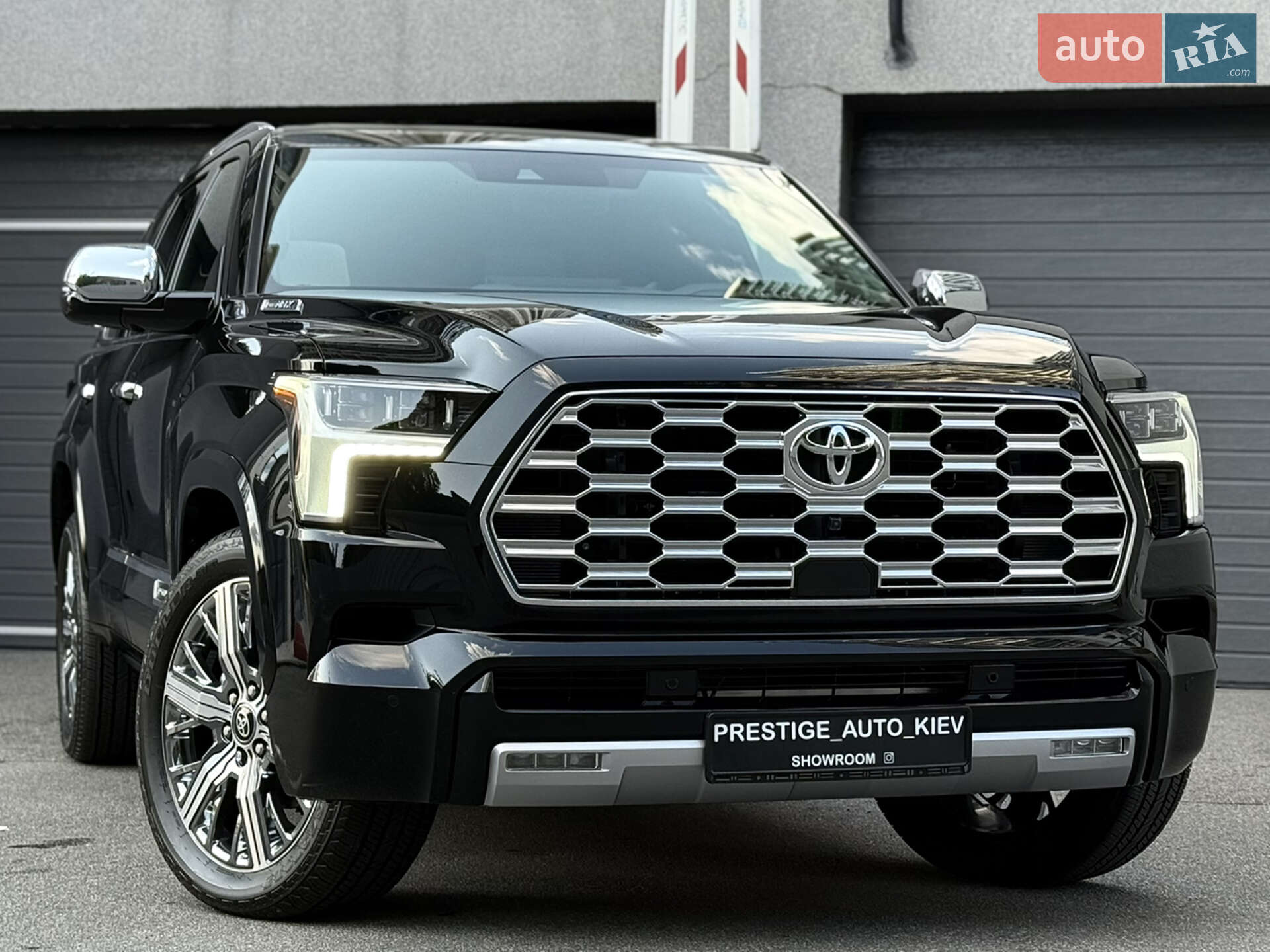 TOYOTA SEQUOIA 2025