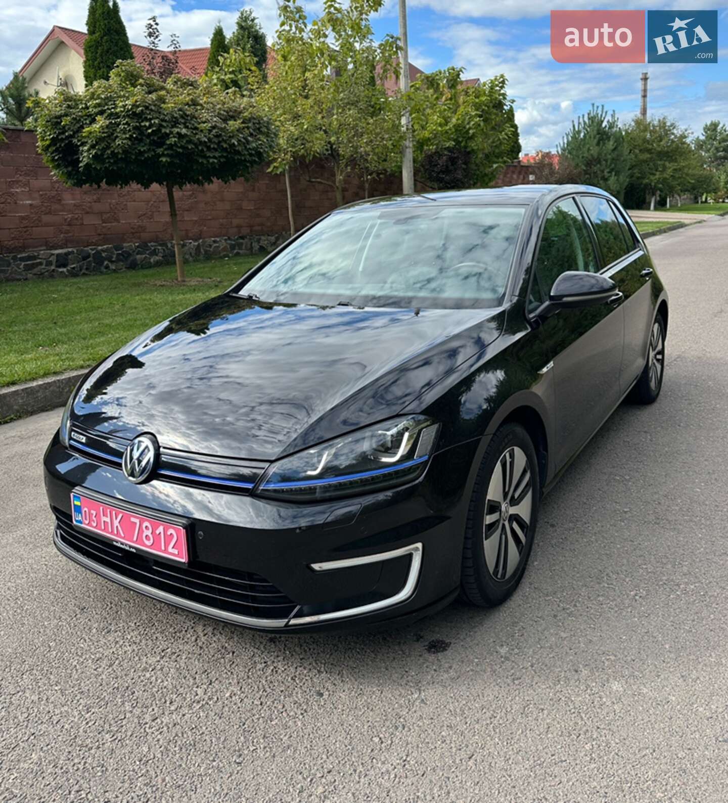 VOLKSWAGEN E-GOLF 2016