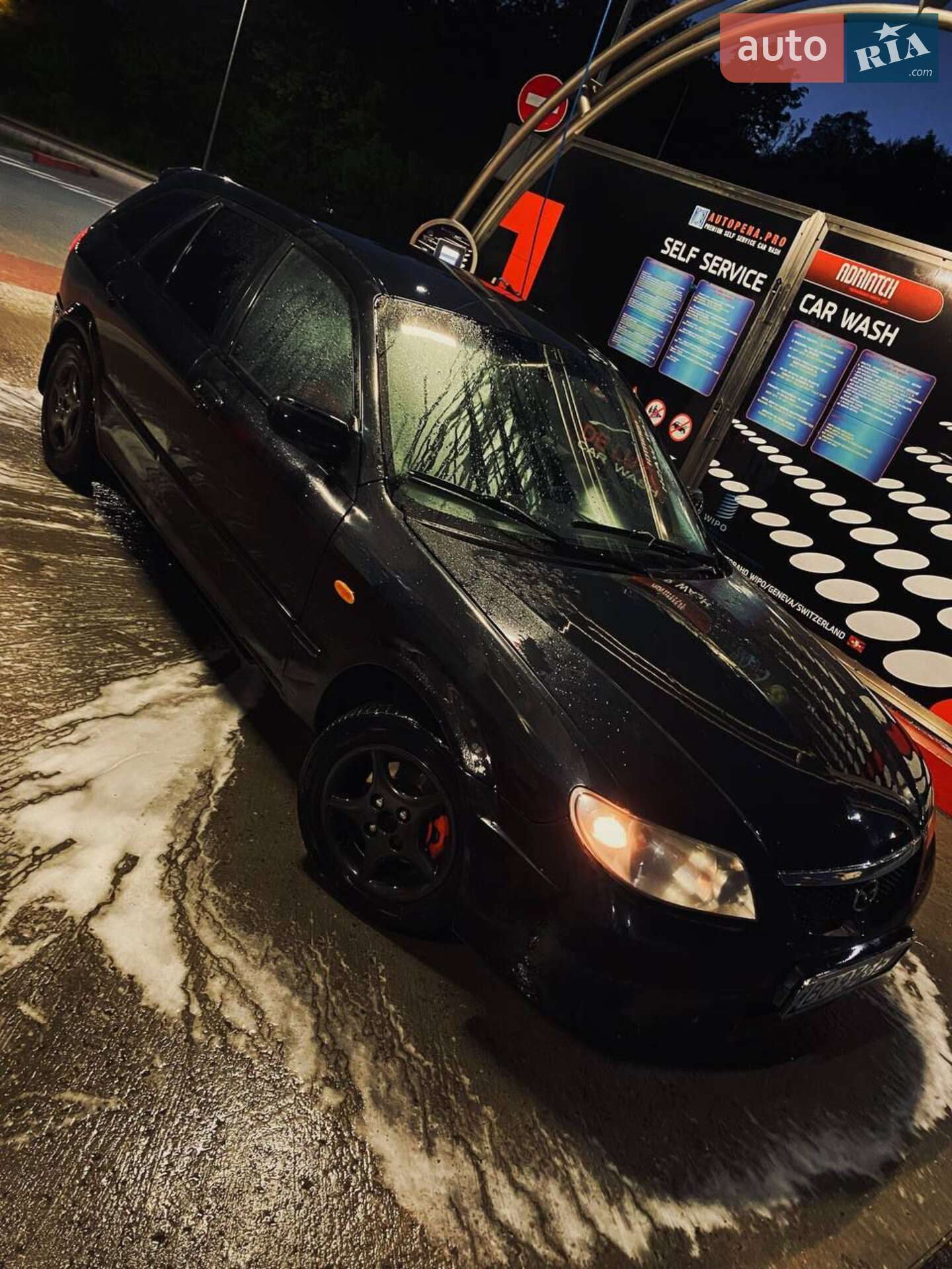 MAZDA 323 F 2002