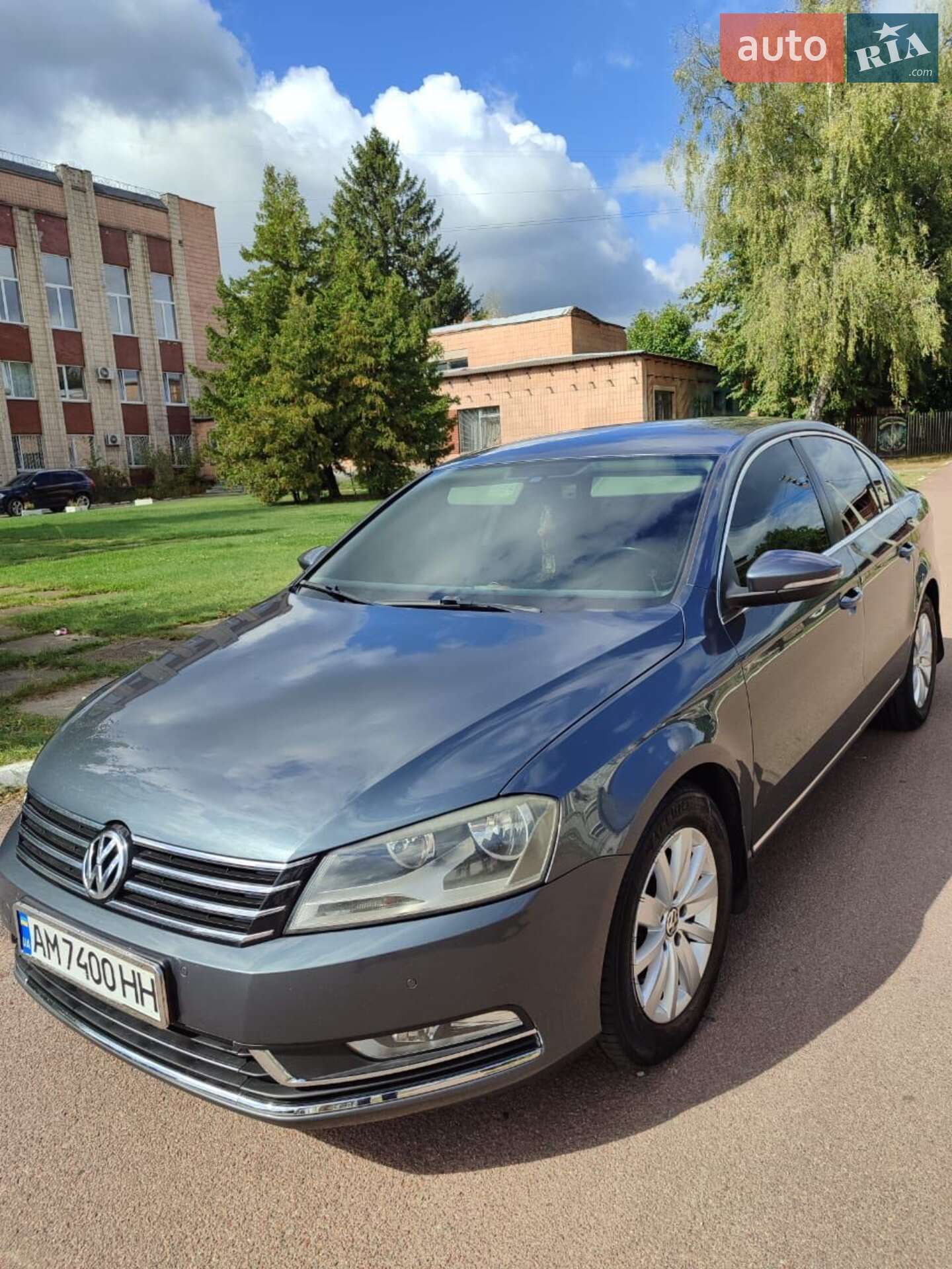 VOLKSWAGEN PASSAT 2011