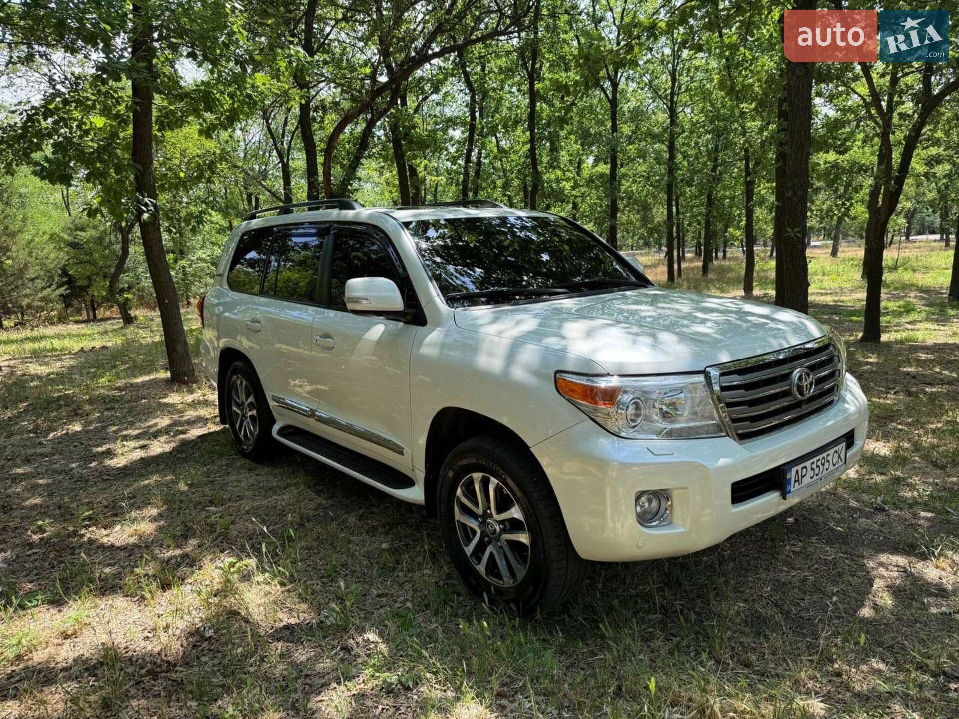 TOYOTA LAND CRUISER 200