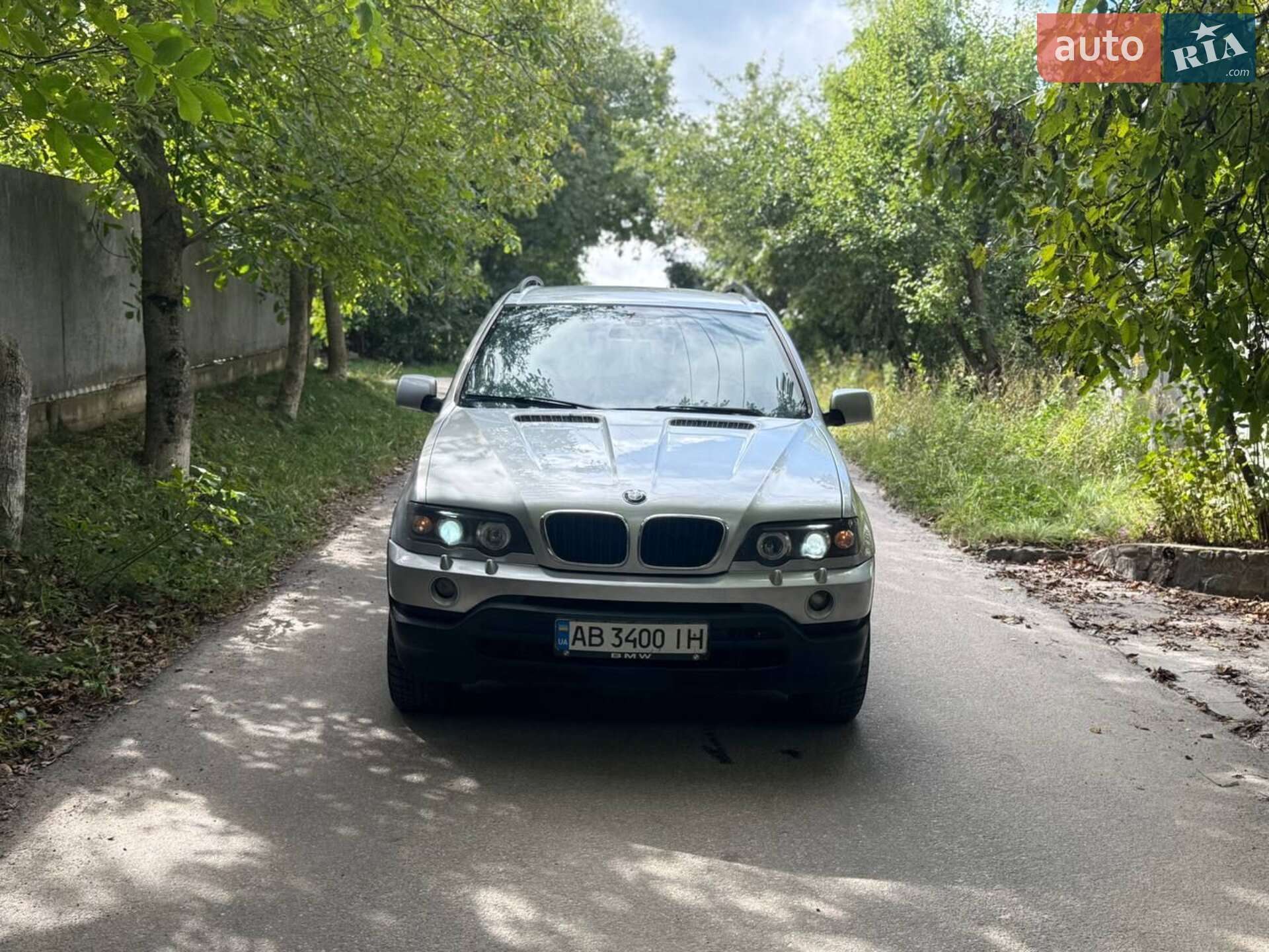 Головне фото звіту автомобіля BMW X5 2001