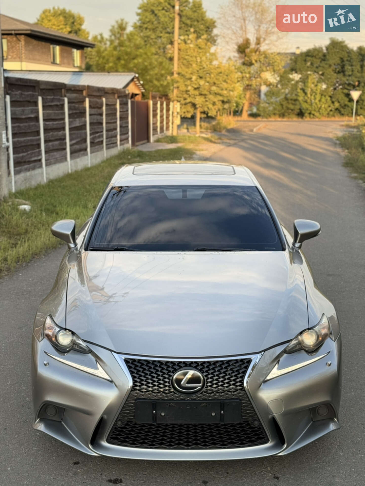 LEXUS IS 200T 2015