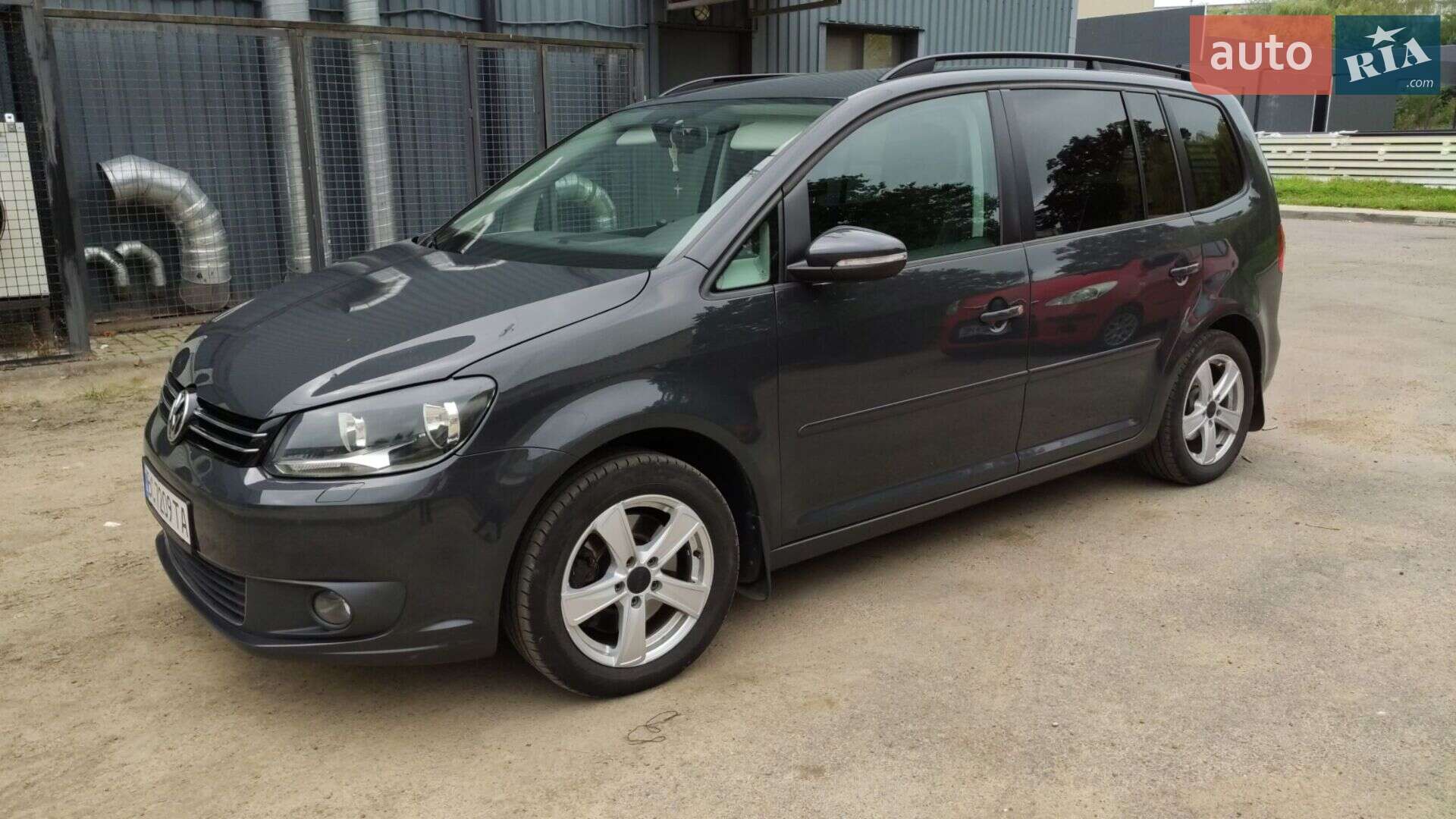VOLKSWAGEN TOURAN 2014