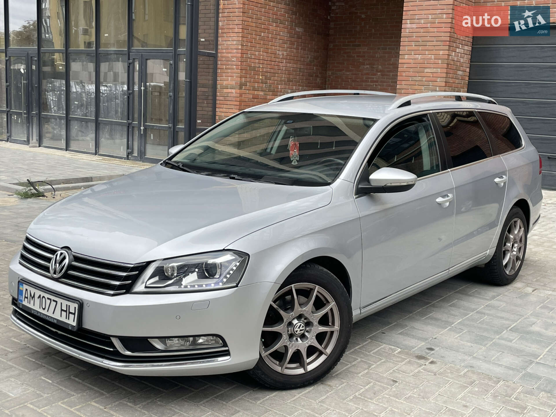VOLKSWAGEN PASSAT 2011