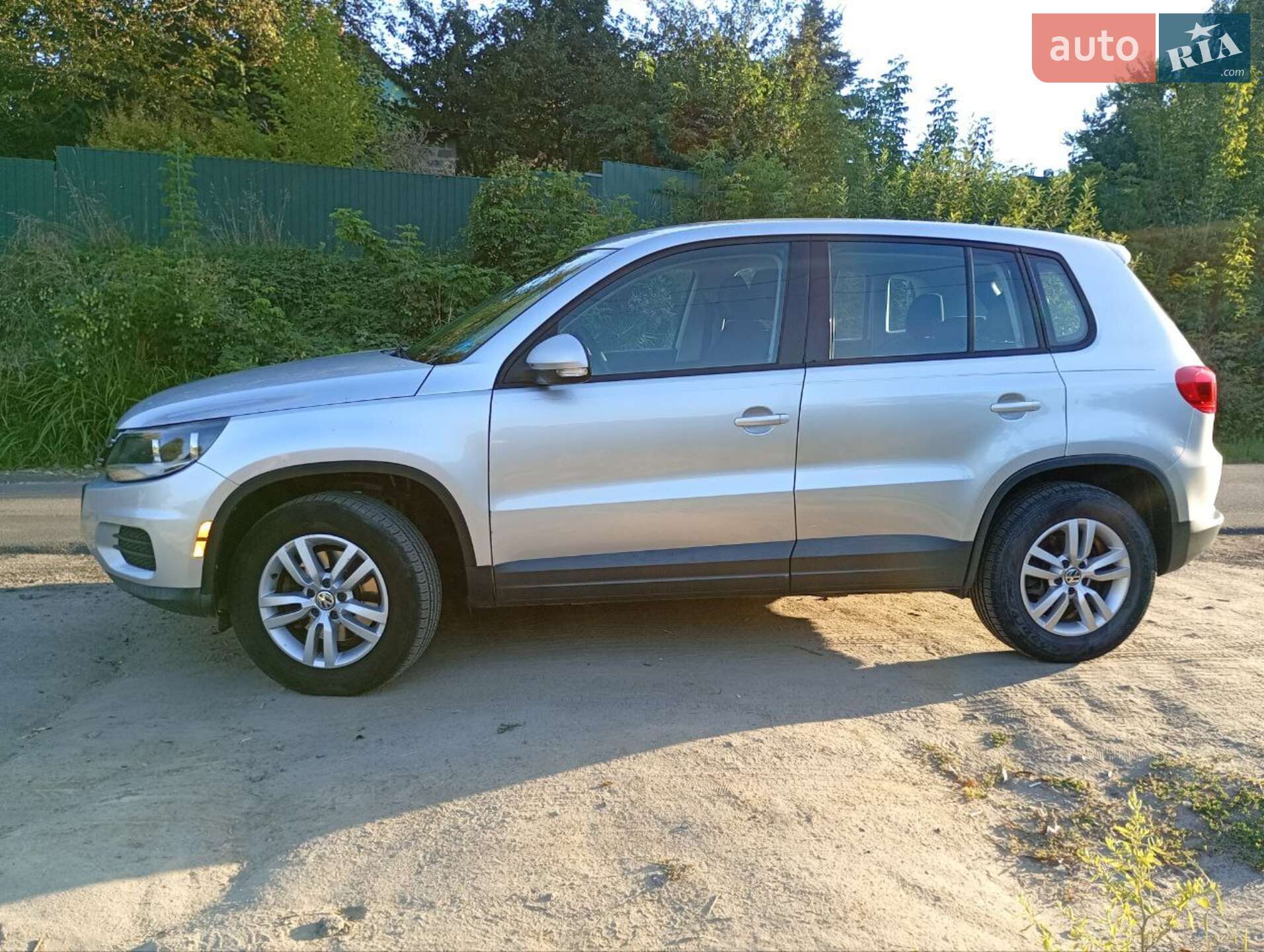 VOLKSWAGEN TIGUAN 2011