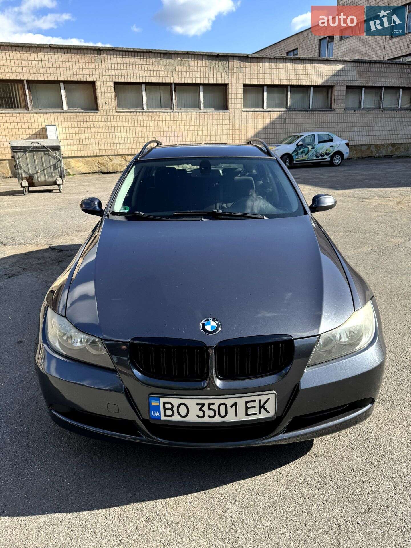 Головне фото звіту автомобіля BMW 318I 2006