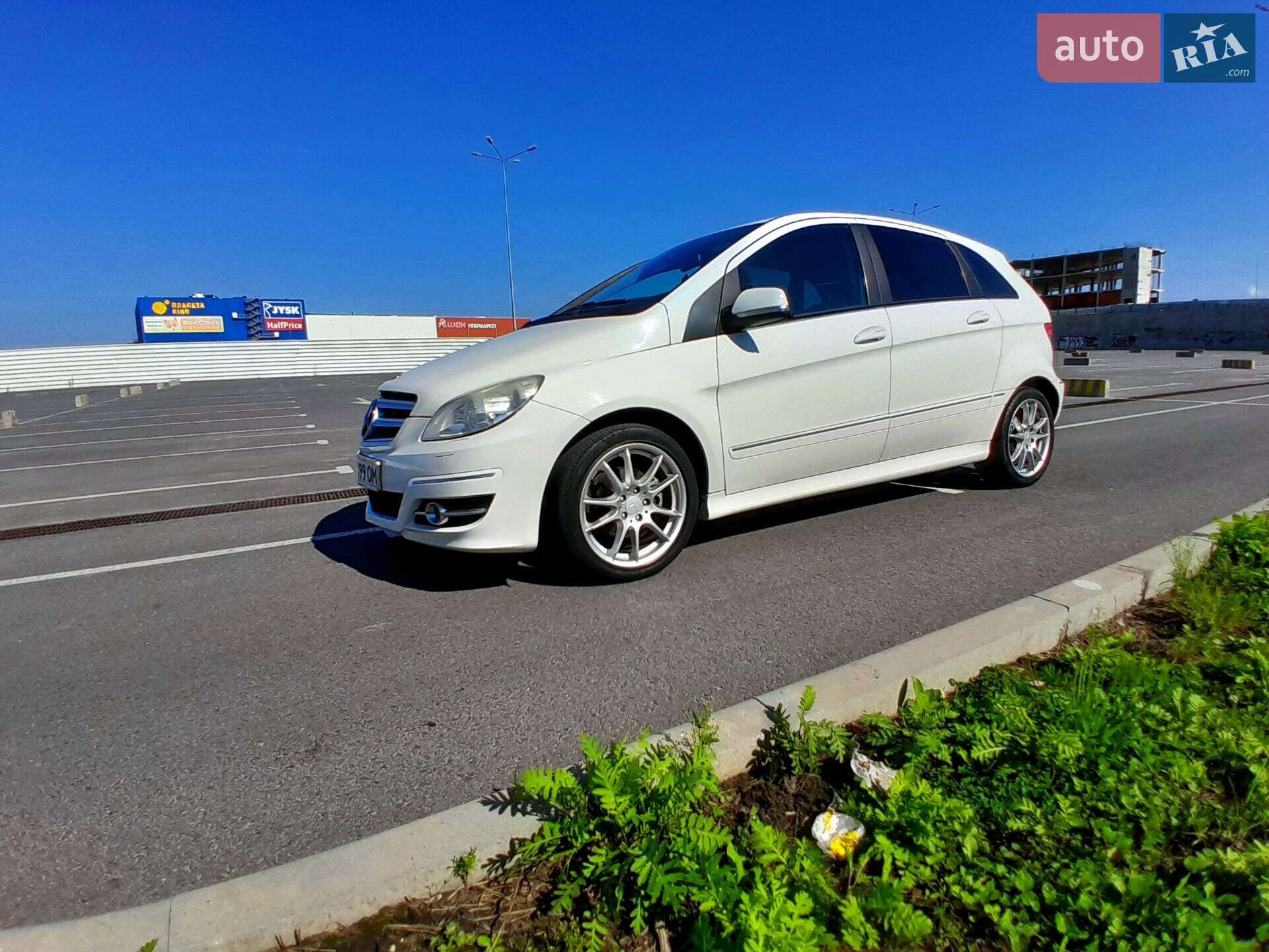 MERCEDES-BENZ B 180 2009