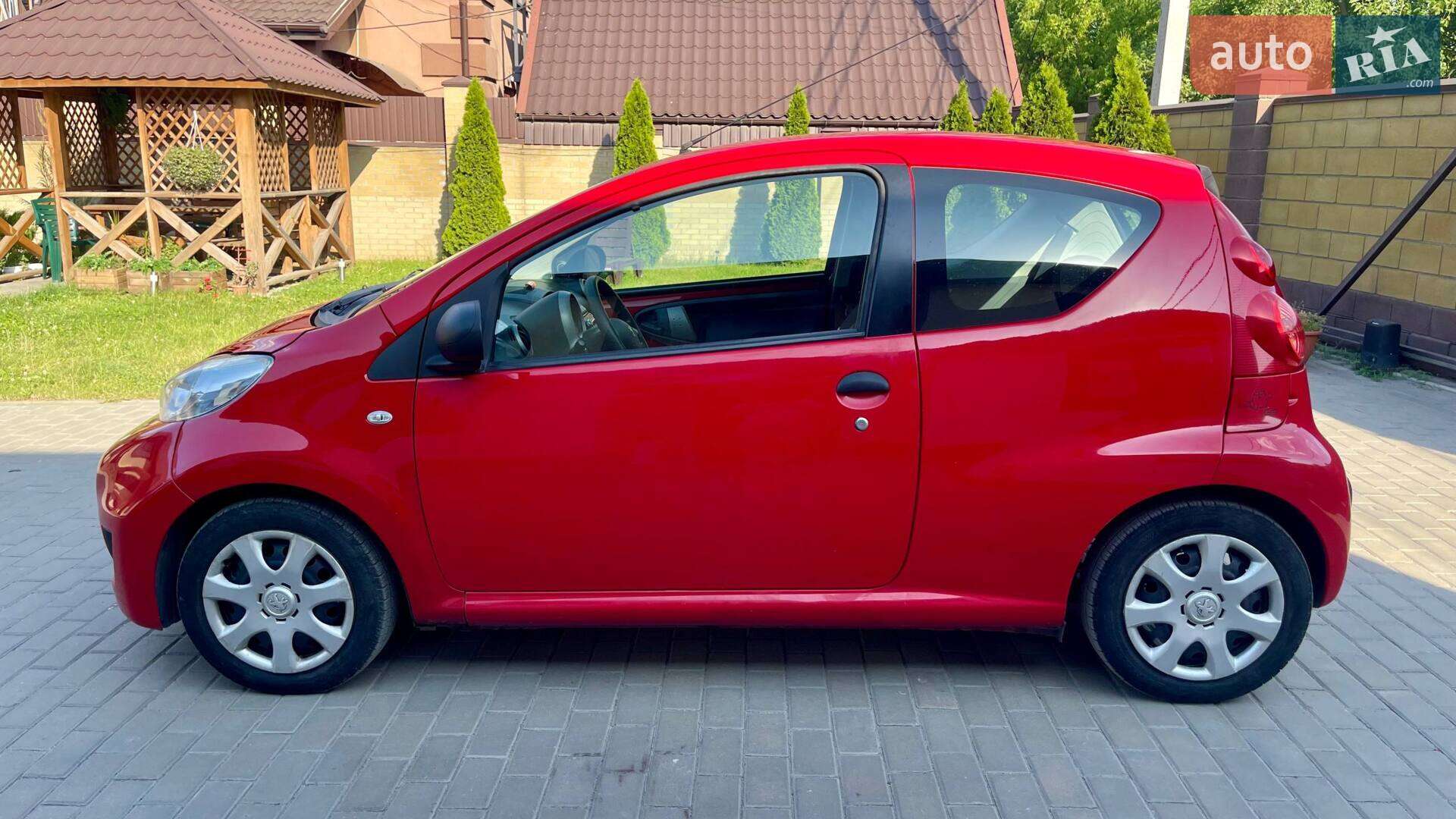 PEUGEOT 107 2011