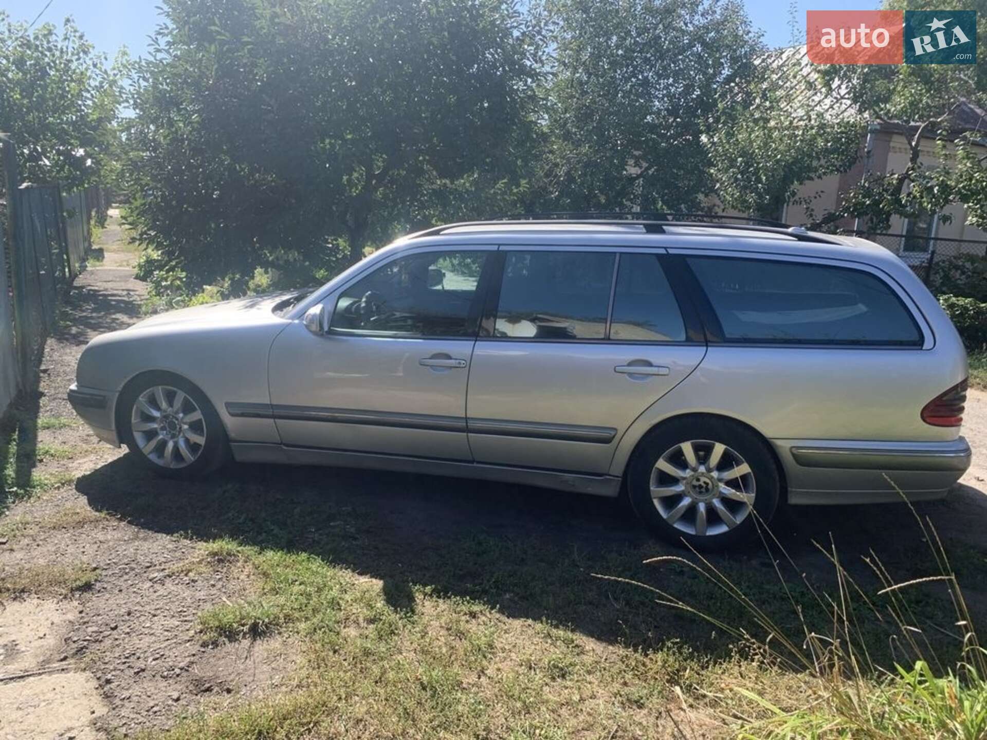 MERCEDES-BENZ 210D 2001