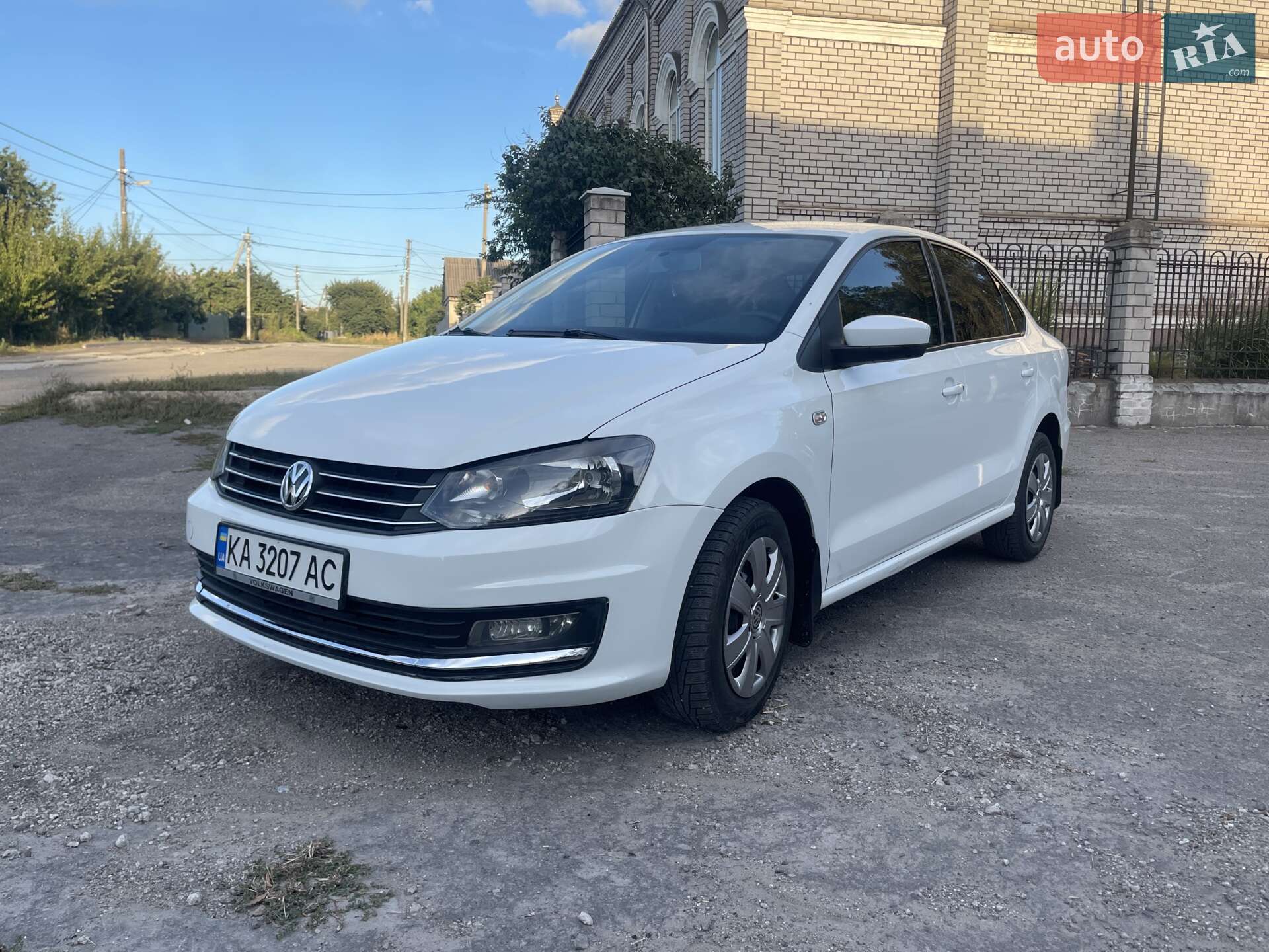 VOLKSWAGEN POLO 2015