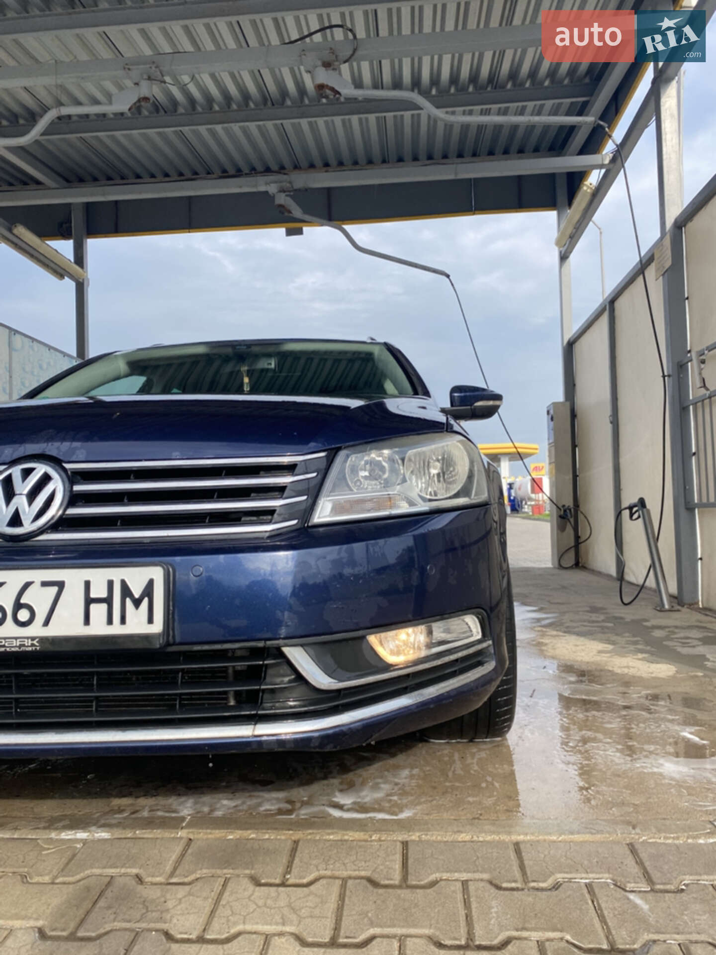 VOLKSWAGEN PASSAT 2011